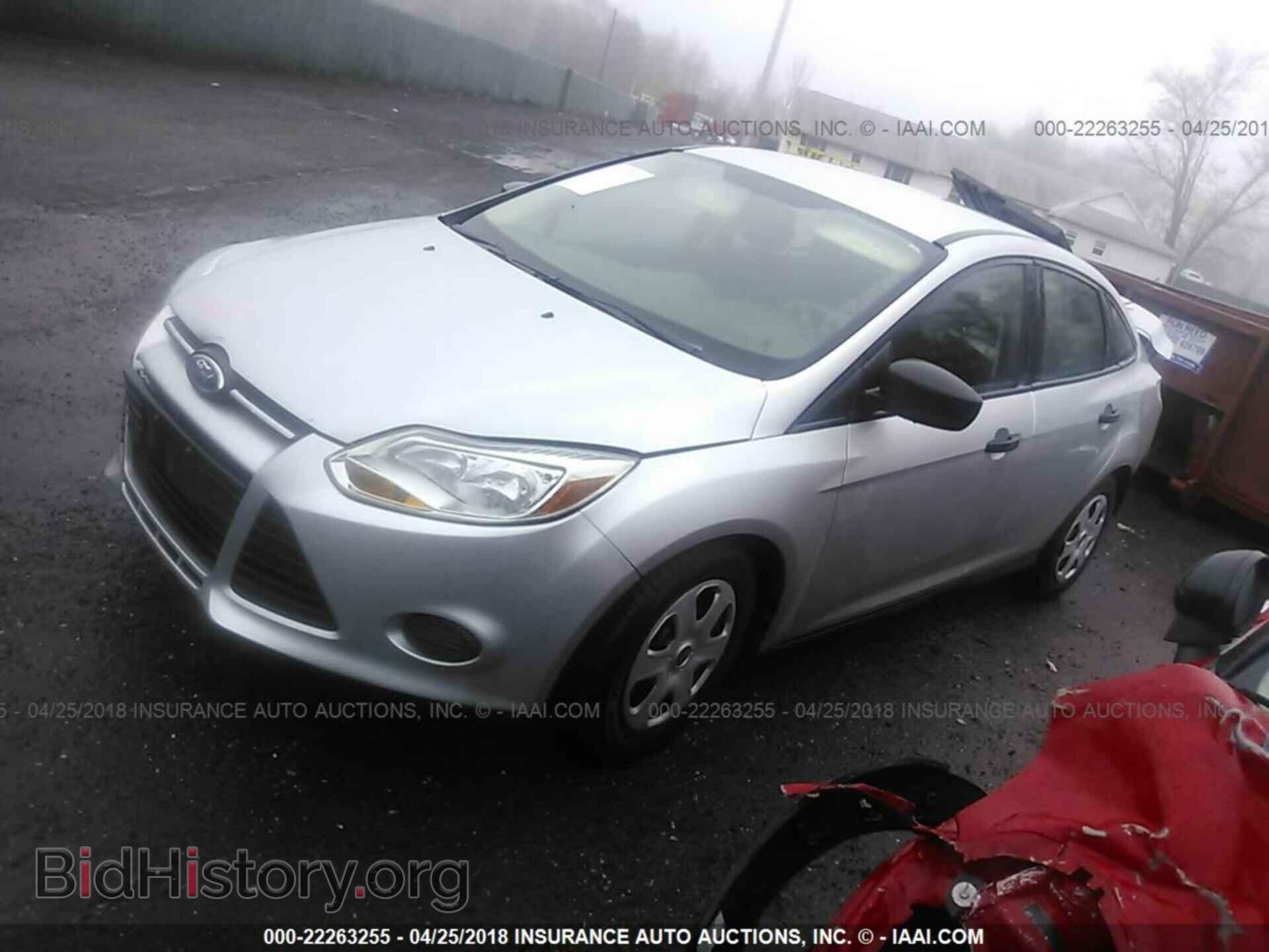 2012 Ford Focus - VIN: 1FAHP3E29CL277183 - Photo 2