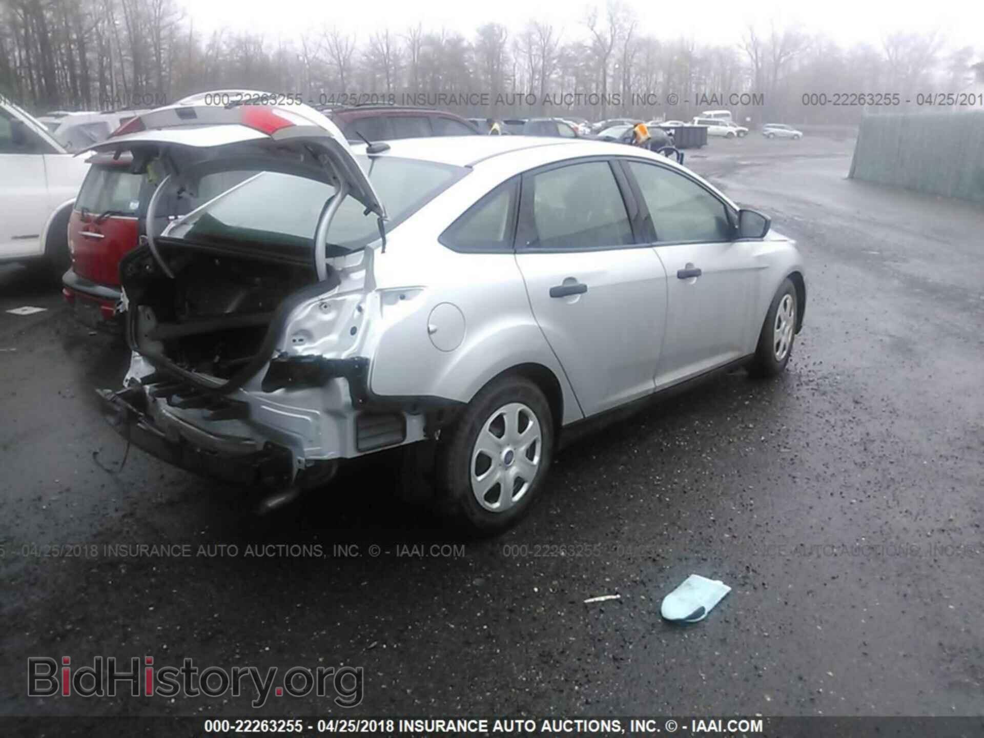 2012 Ford Focus - VIN: 1FAHP3E29CL277183 - Photo 4
