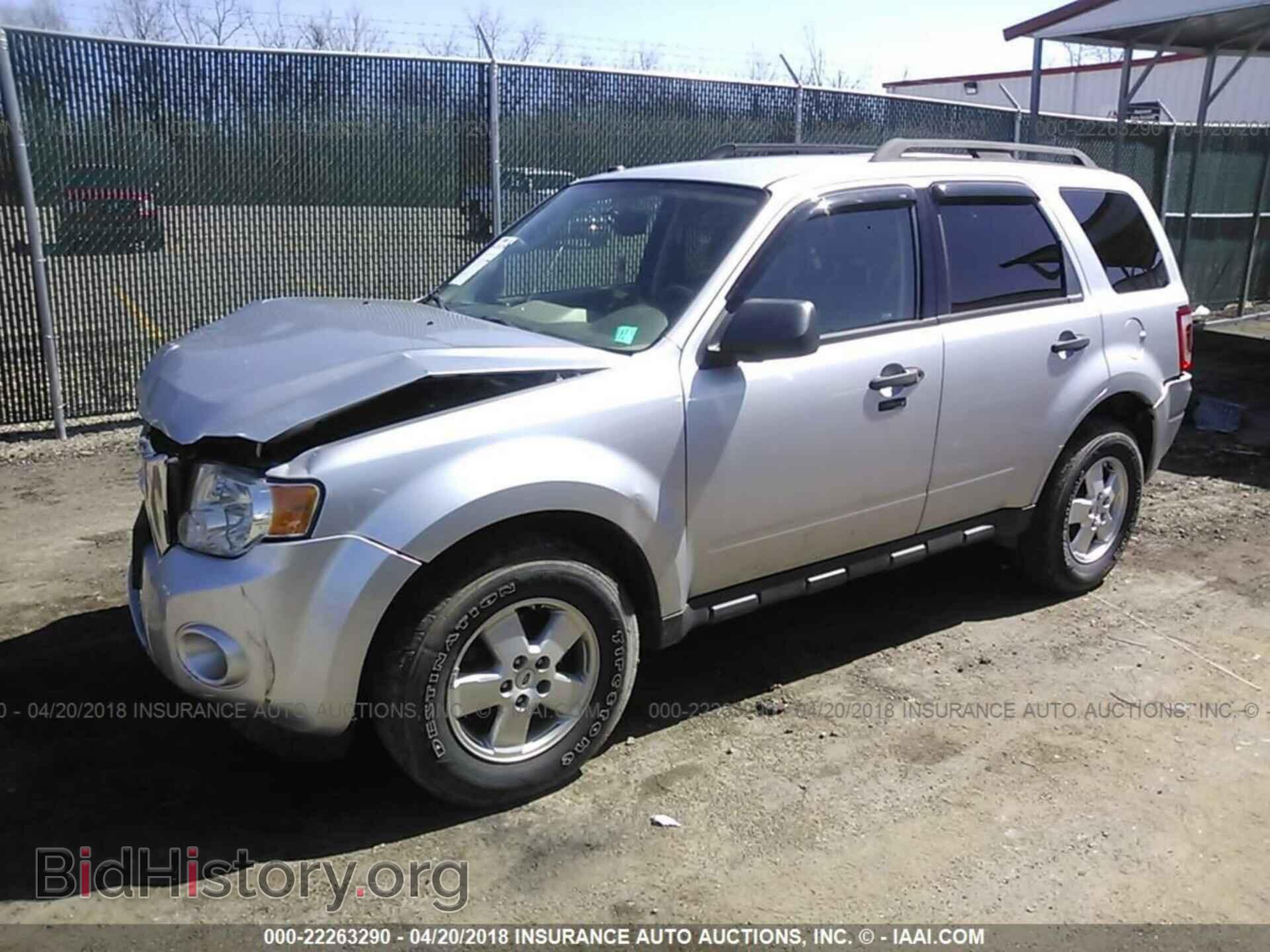 2012 Ford Escape - VIN: 1FMCU9DG5CKA66142 - Фото 2