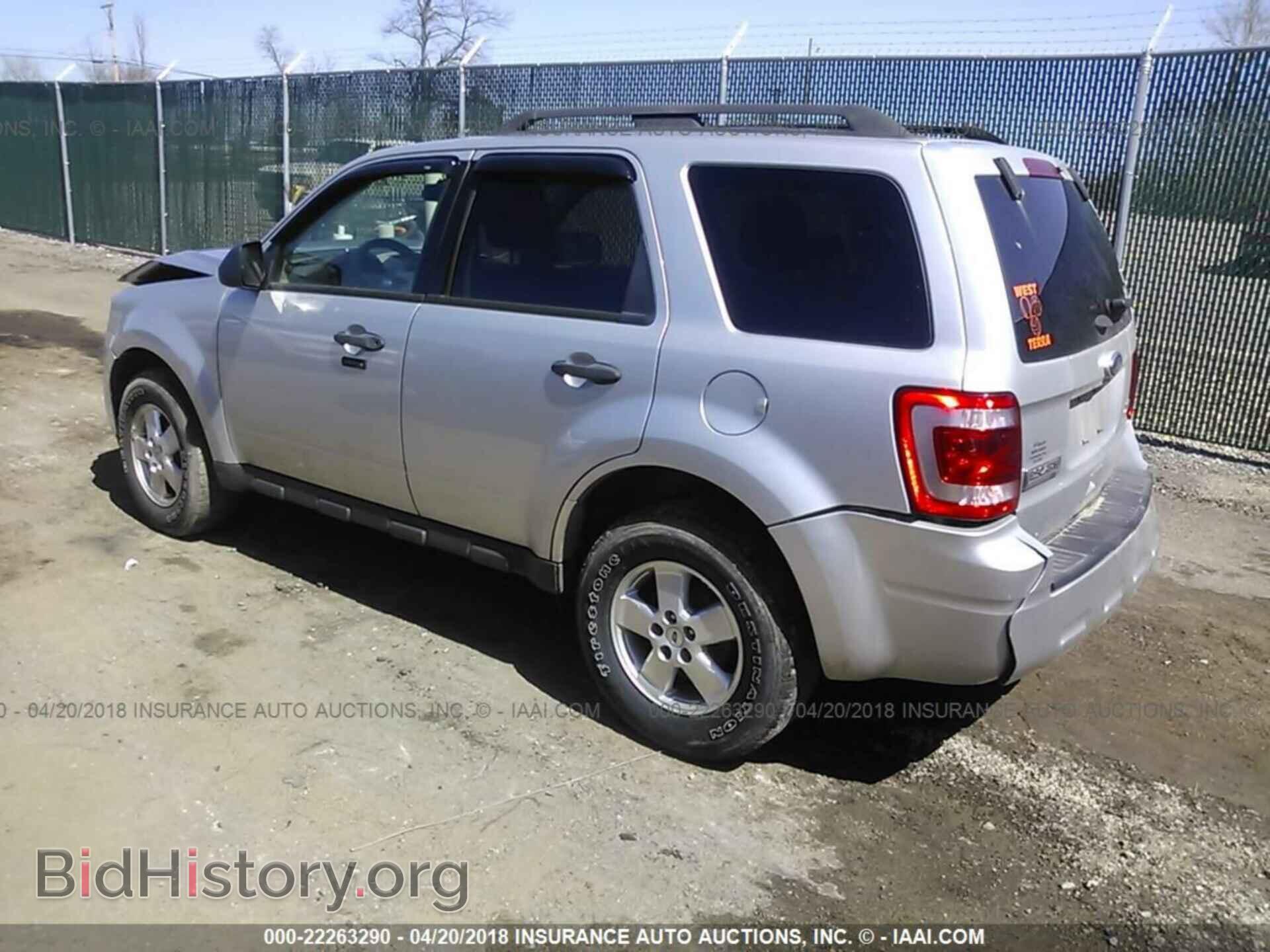 2012 Ford Escape - VIN: 1FMCU9DG5CKA66142 - Фото 3