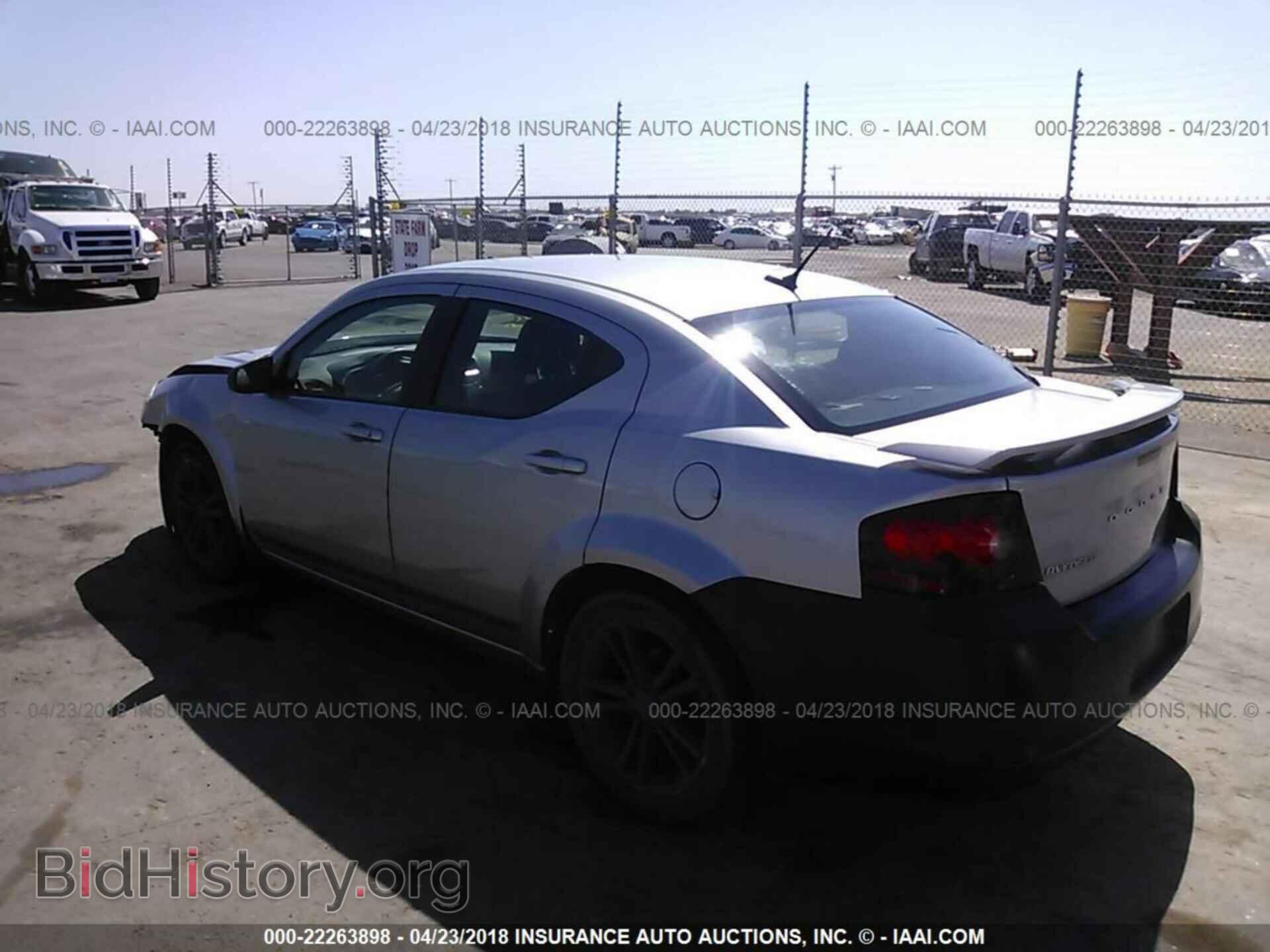 2014 Dodge Avenger - VIN: 1C3CDZAB4EN133543 - Photo 3