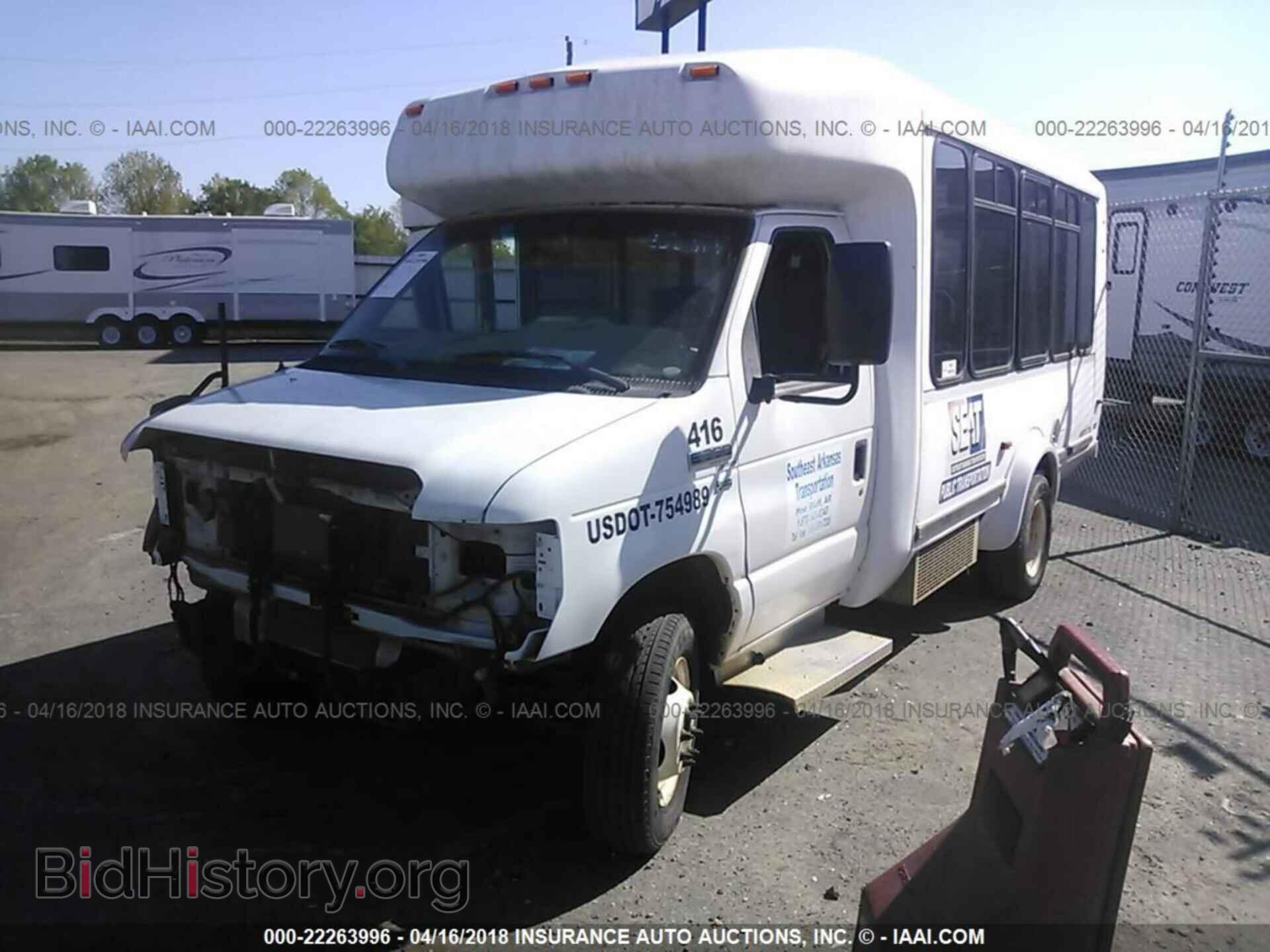 2011 Ford Econoline - VIN: 1FDEE3FL6BDA05754 - Photo 2