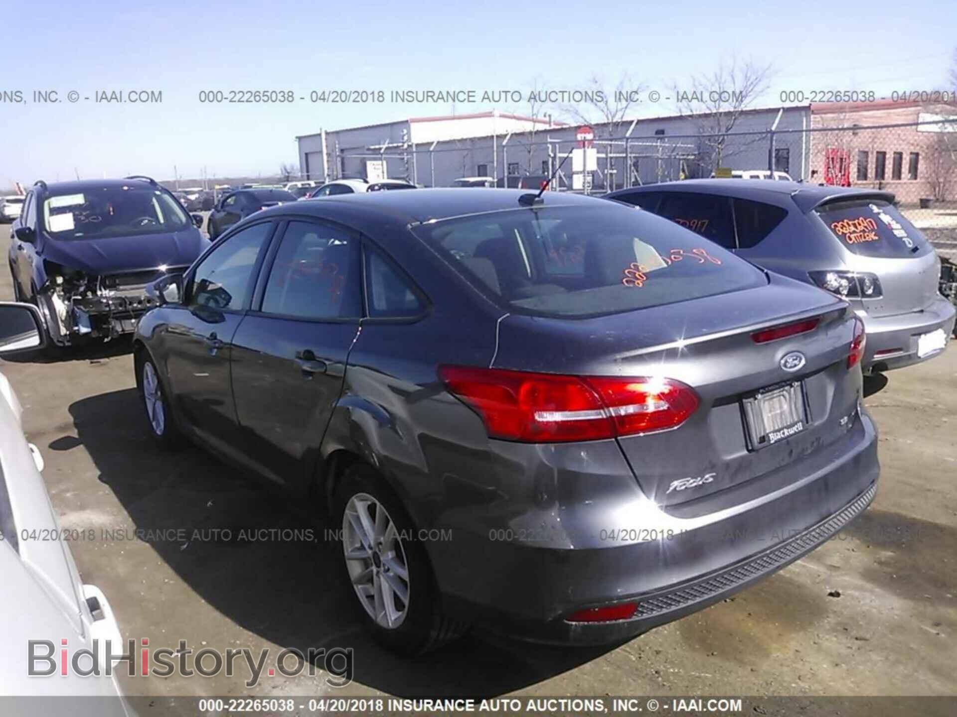 2017 Ford Focus - VIN: 1FADP3F25HL209953 - Photo 3