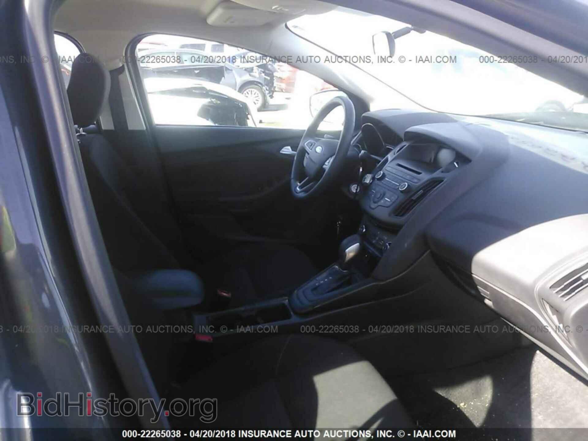 2017 Ford Focus - VIN: 1FADP3F25HL209953 - Photo 5