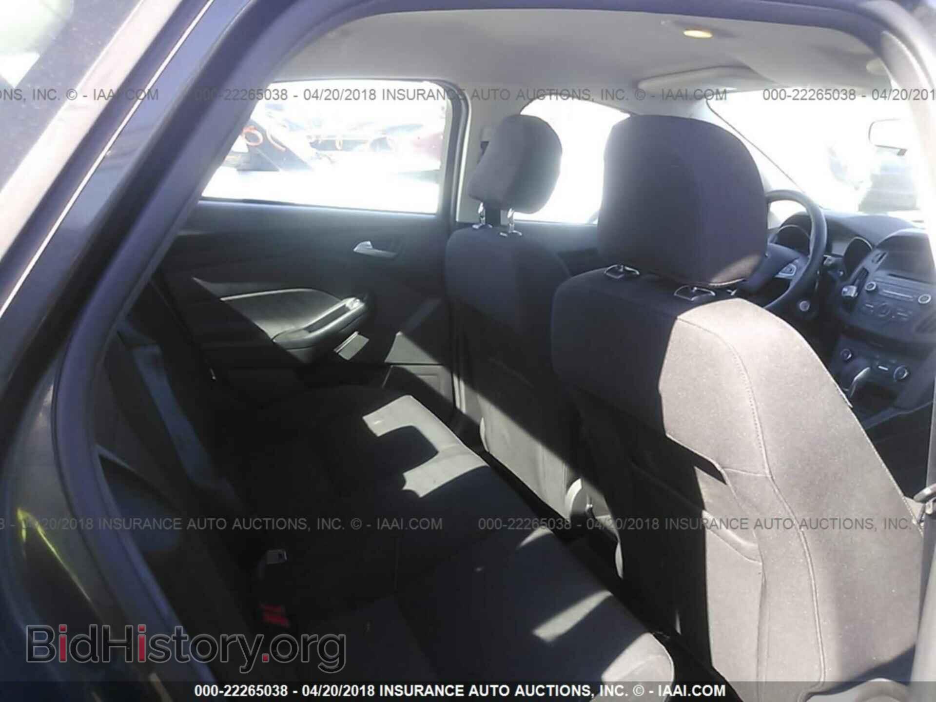 2017 Ford Focus - VIN: 1FADP3F25HL209953 - Photo 8