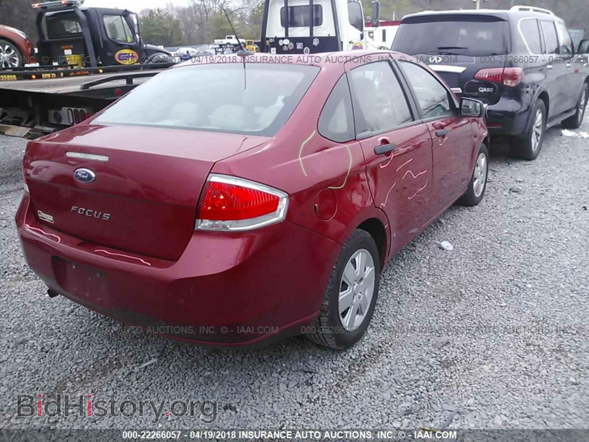 2011 Ford Focus - VIN: 1FAHP3EN6BW140001 - Фото 4