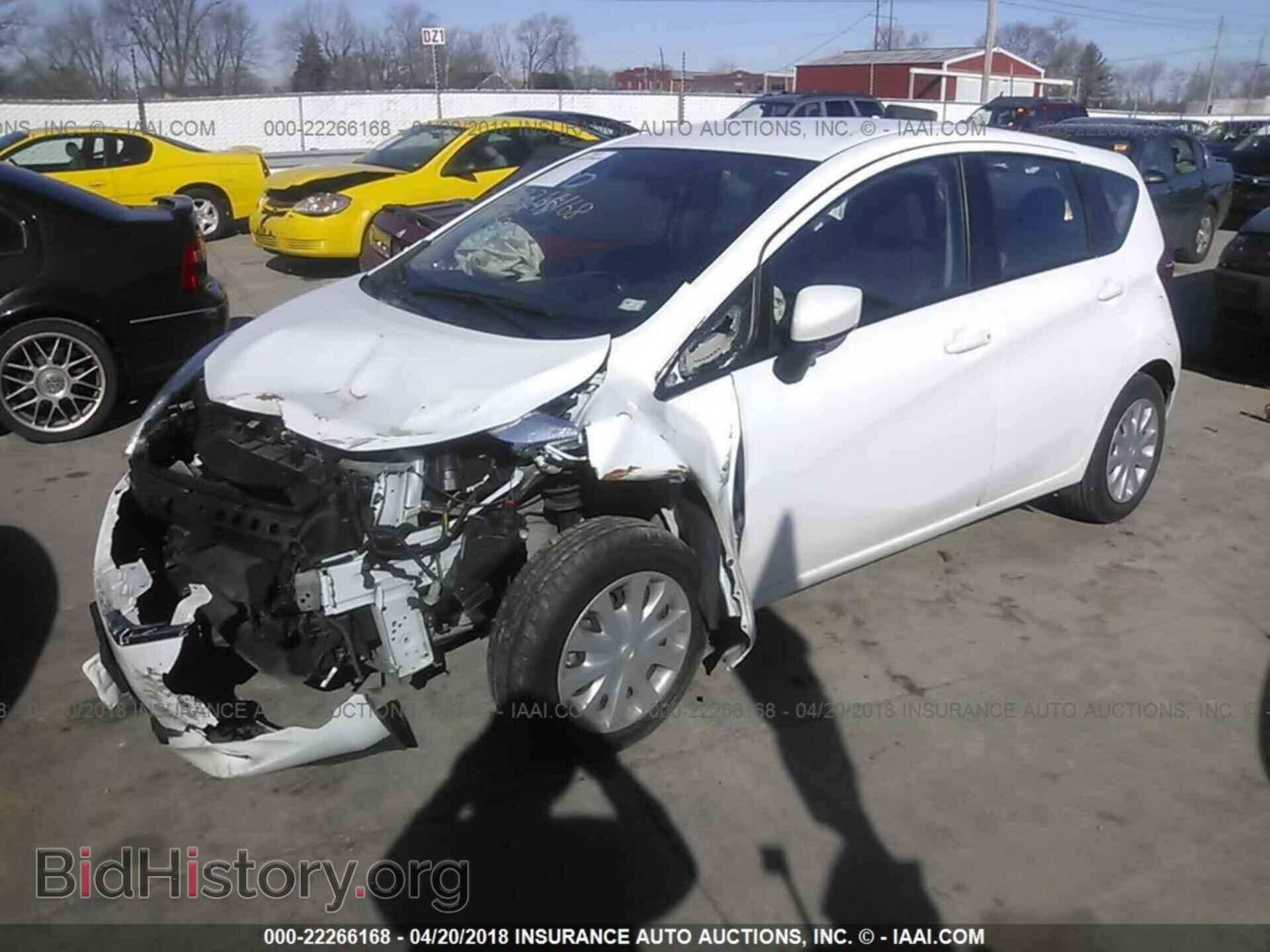 2016 Nissan Versa note - VIN: 3N1CE2CP6GL358514 - Фото 2