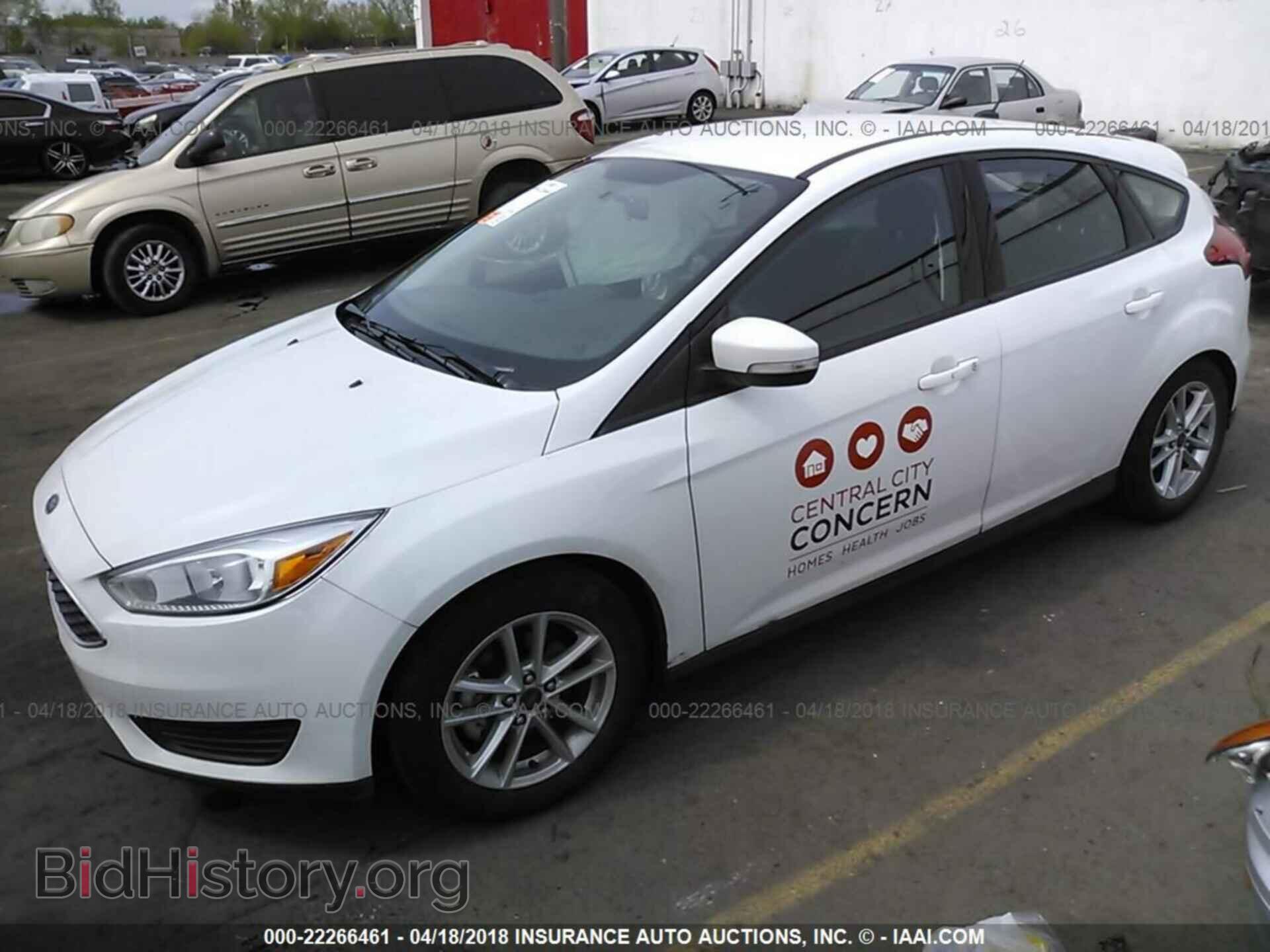 2015 Ford Focus - VIN: 1FADP3K22FL300889 - Фото 2