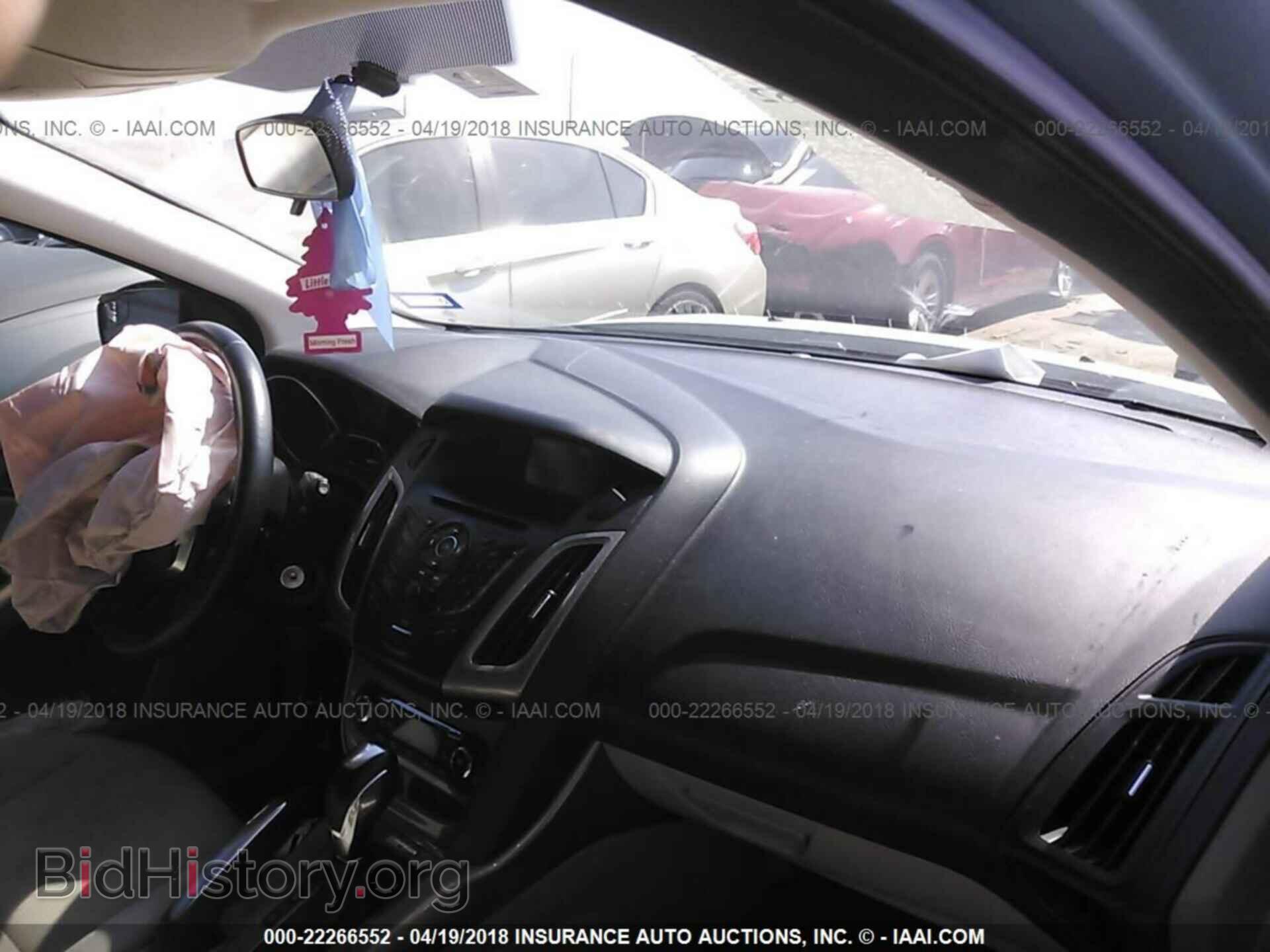 2012 Ford Focus - VIN: 1FAHP3M21CL339158 - Photo 5