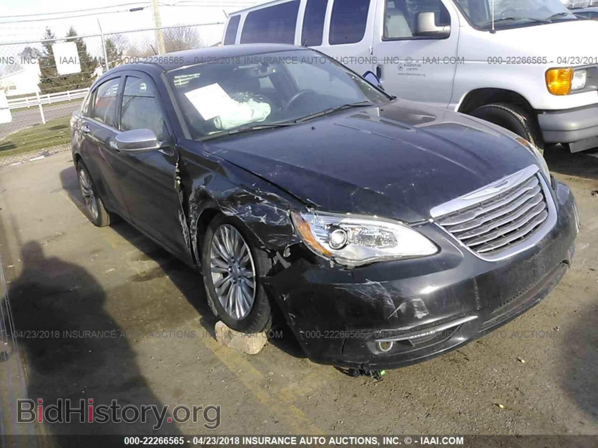 Photo 1C3CCBCG1DN747192 - Chrysler 200 2013
