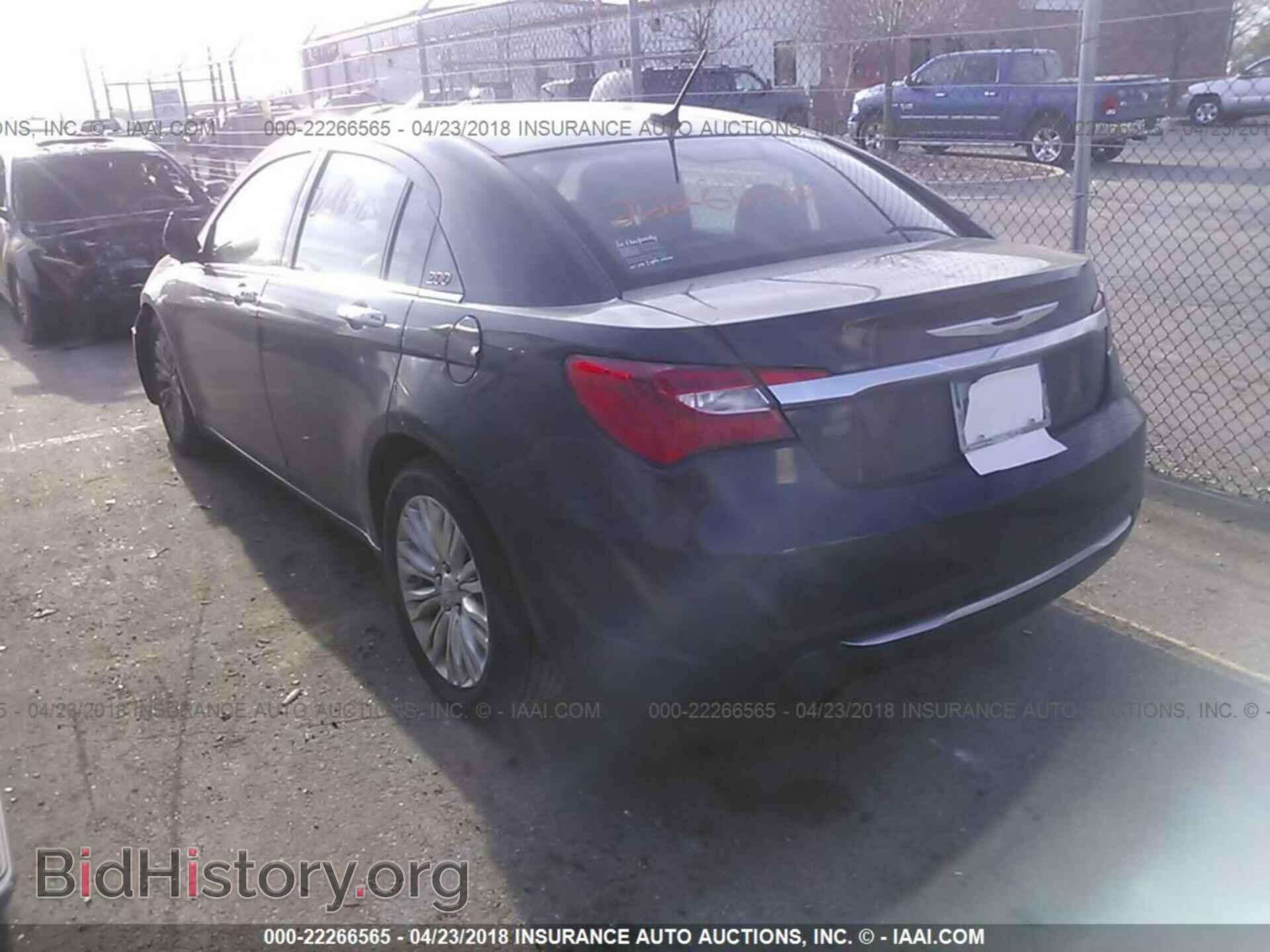 2013 Chrysler 200 - VIN: 1C3CCBCG1DN747192 - Фото 3