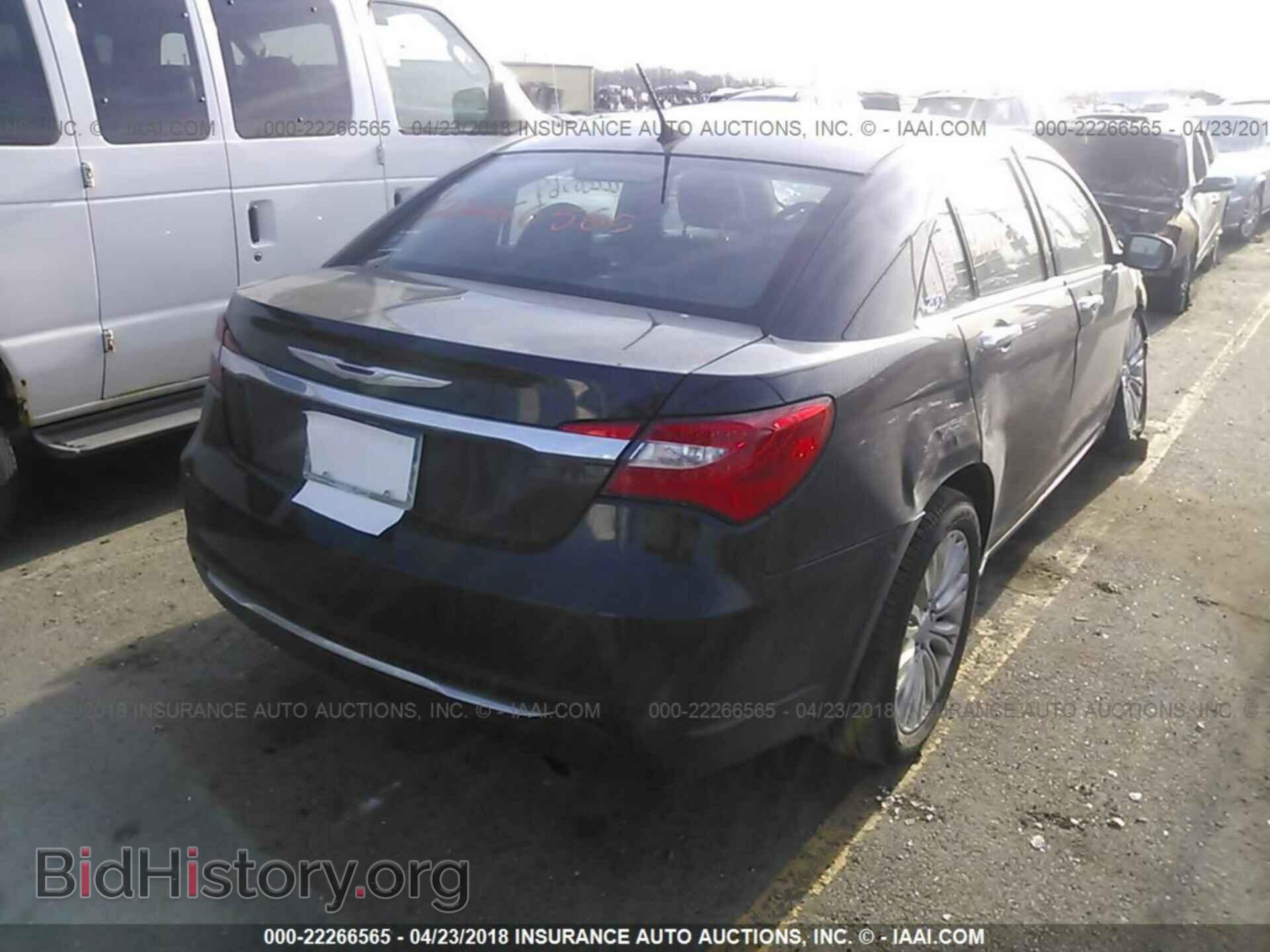 2013 Chrysler 200 - VIN: 1C3CCBCG1DN747192 - Фото 4