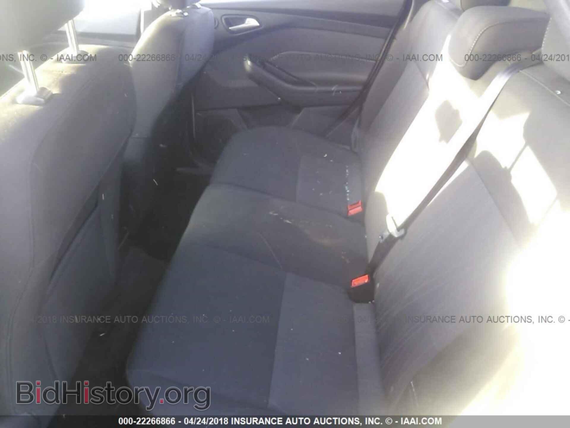 2017 Ford Focus - VIN: 1FADP3M22HL310032 - Photo 8