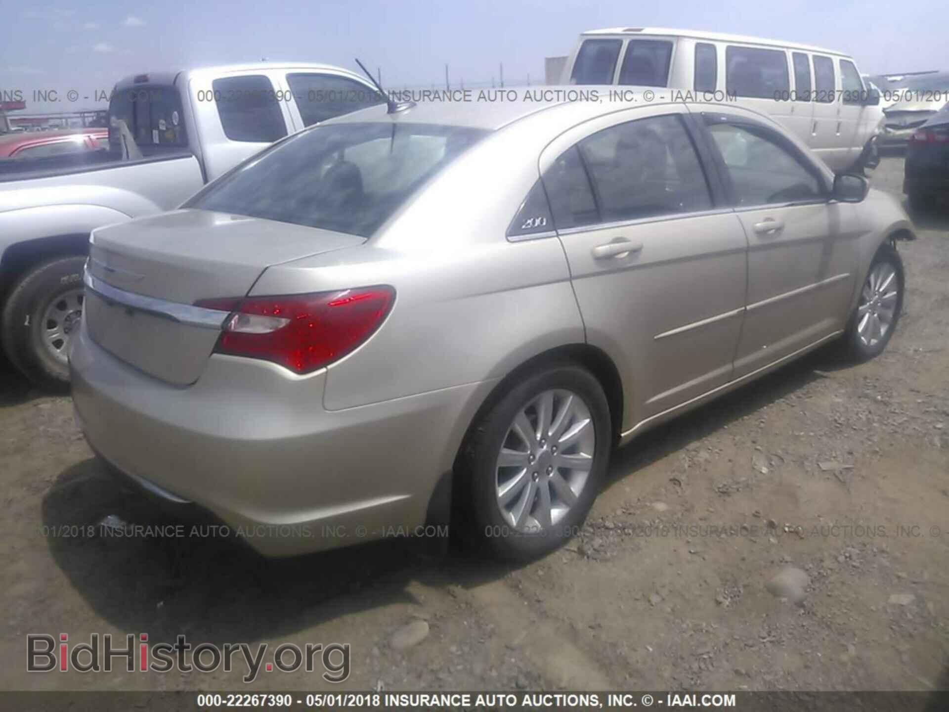 2013 Chrysler 200 - VIN: 1C3CCBBG5DN660025 - Photo 4