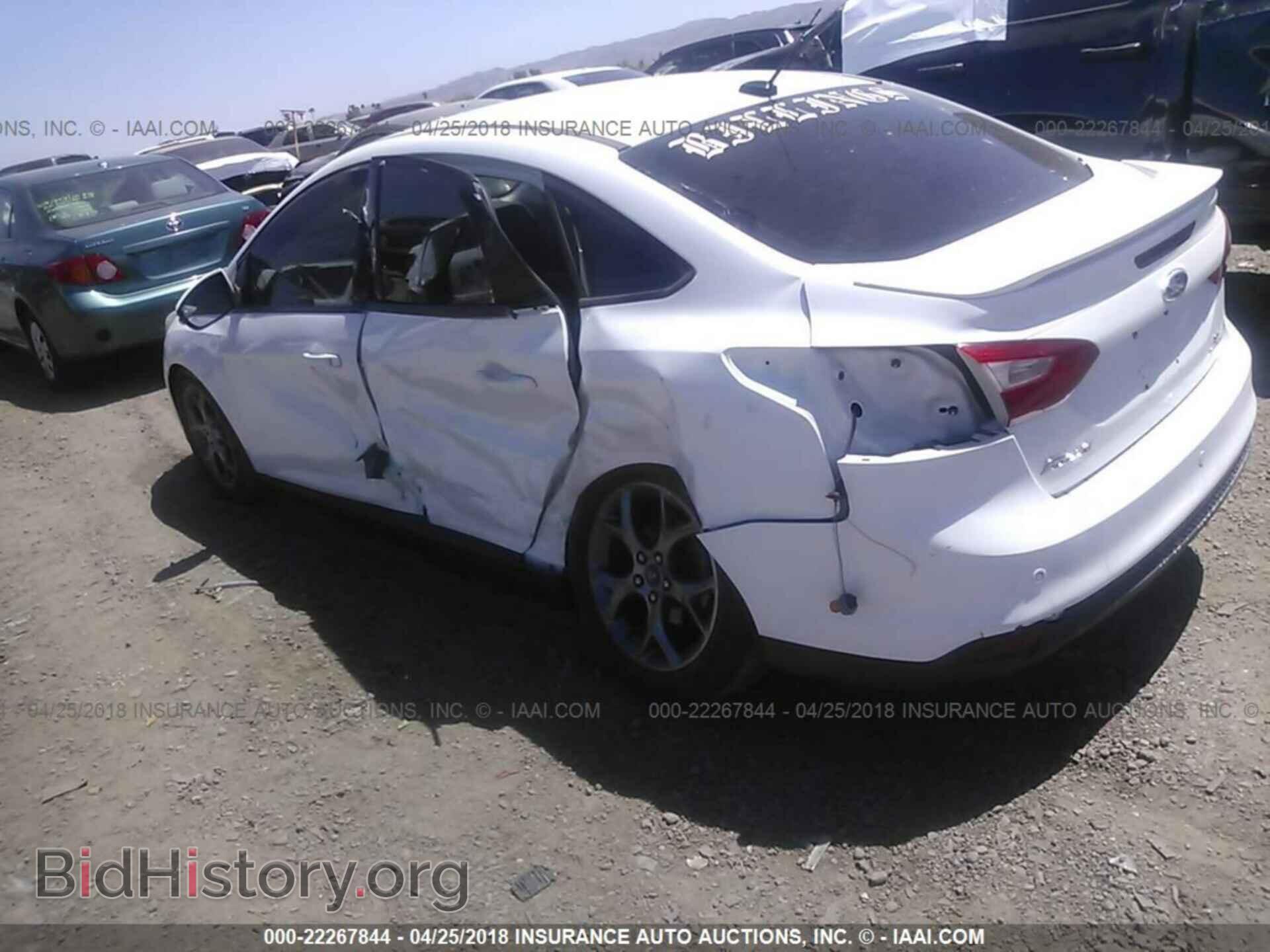 2014 Ford Focus - VIN: 1FADP3F29EL109219 - Photo 3