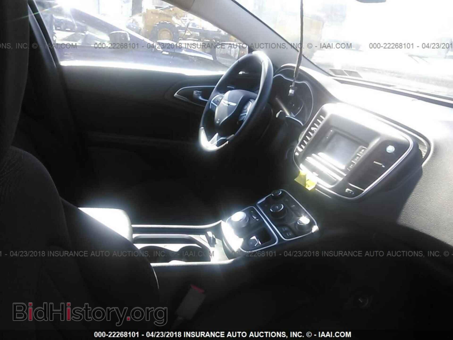 2015 Chrysler 200 - VIN: 1C3CCCAB0FN724938 - Photo 5