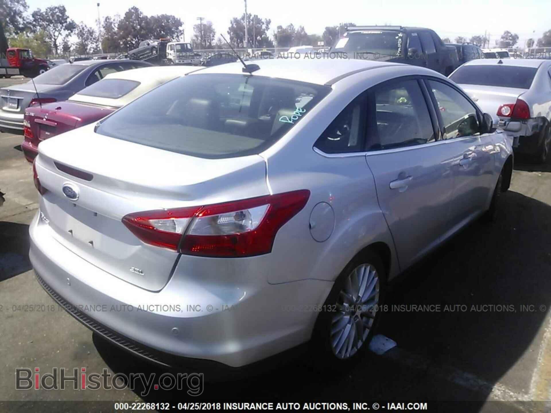 2012 Ford Focus - VIN: 1FAHP3H24CL374514 - Photo 4