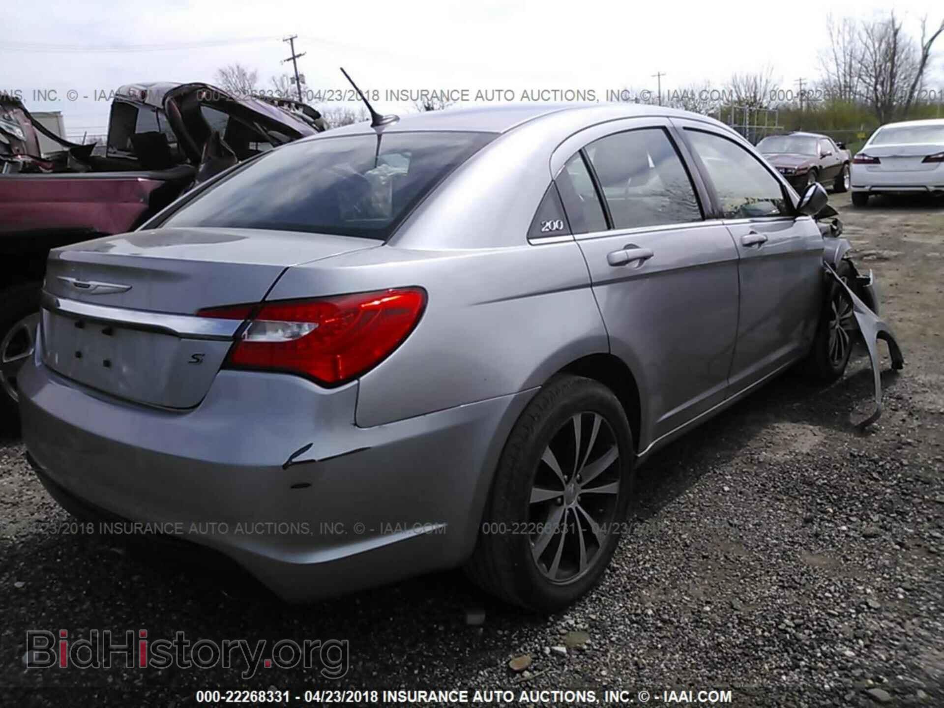 2013 Chrysler 200 - VIN: 1C3CCBBG2DN711142 - Photo 4