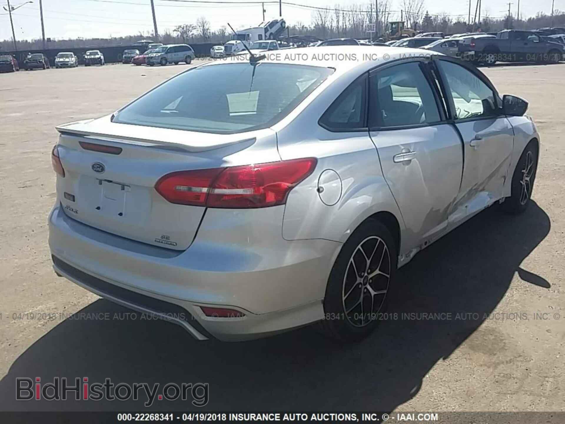 2016 Ford Focus - VIN: 1FADP3F24GL314370 - Фото 4