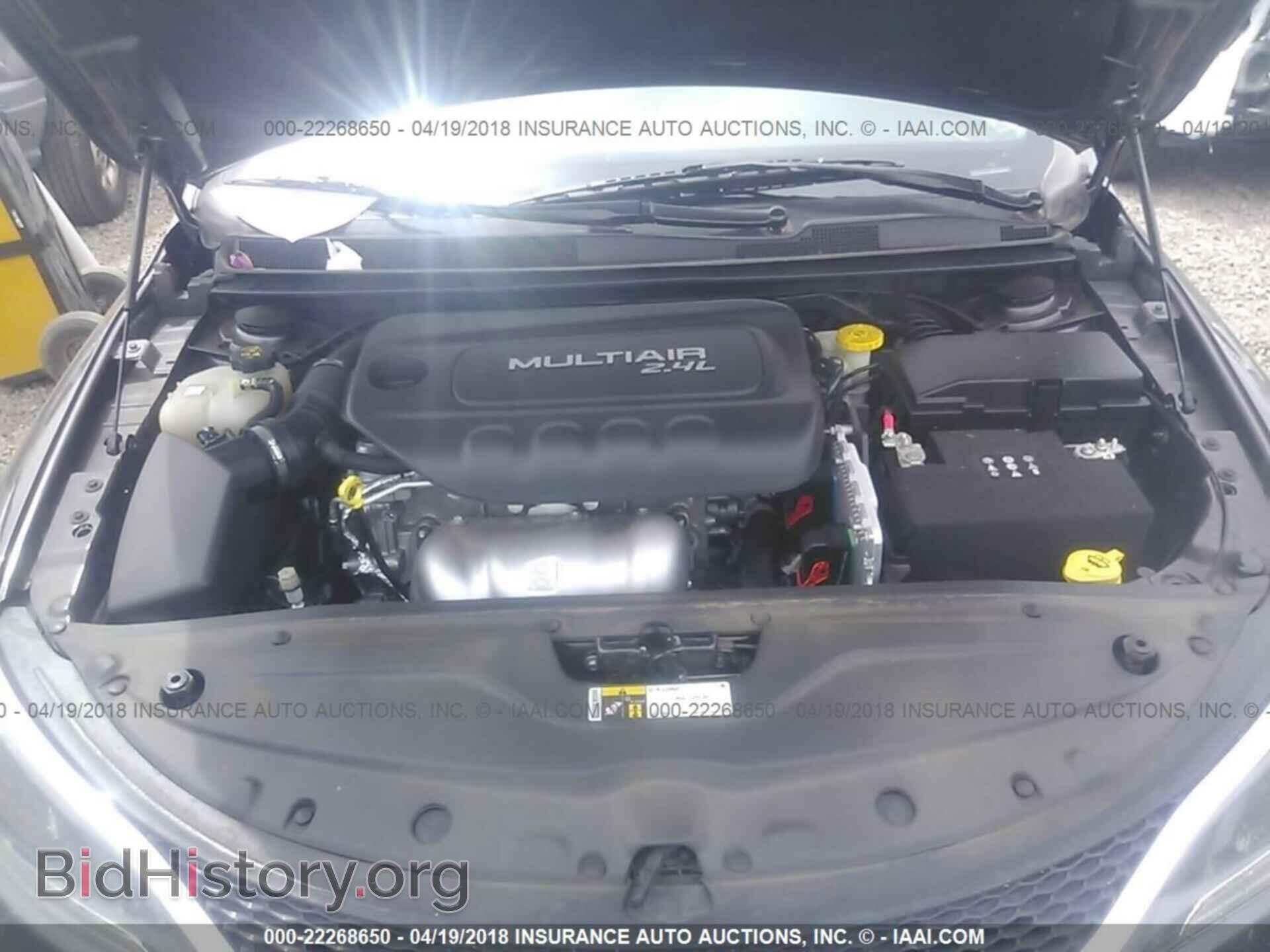2016 Chrysler 200 - VIN: 1C3CCCAB6GN137550 - Фото 10