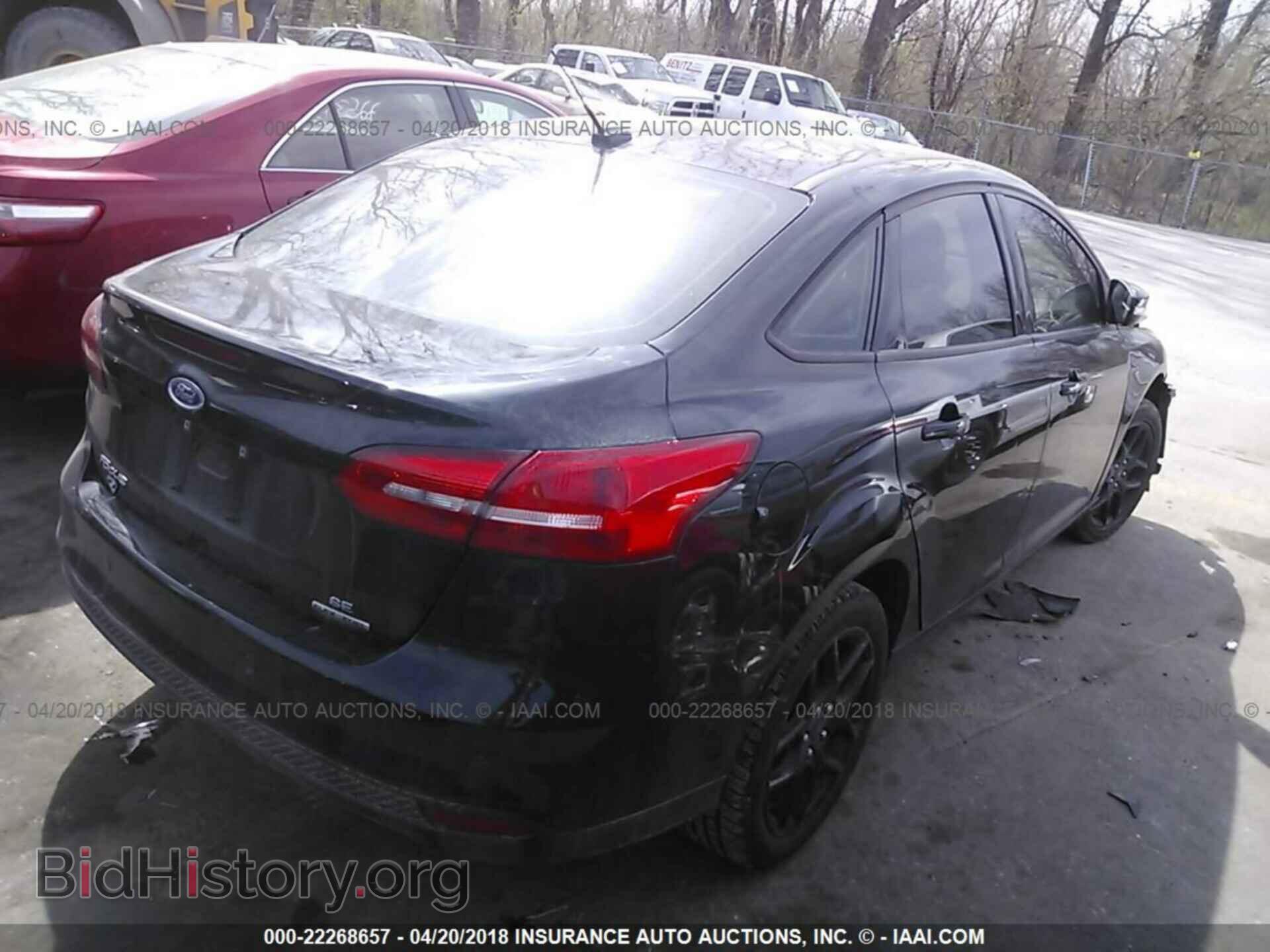 2016 Ford Focus - VIN: 1FADP3F25GL315110 - Photo 4