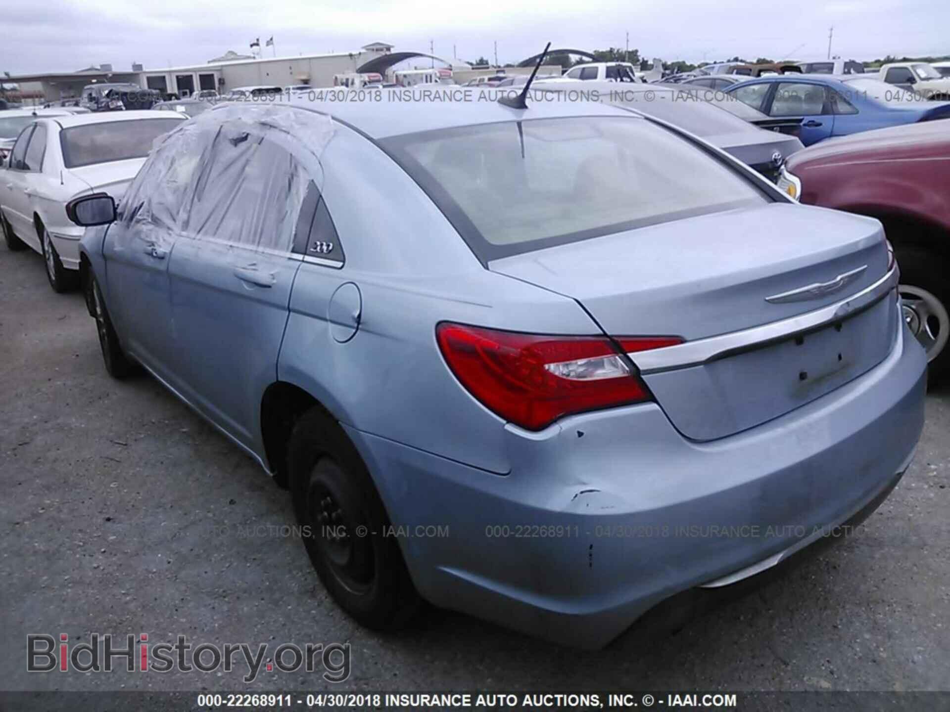 2014 Chrysler 200 - VIN: 1C3CCBAG4EN152471 - Photo 3