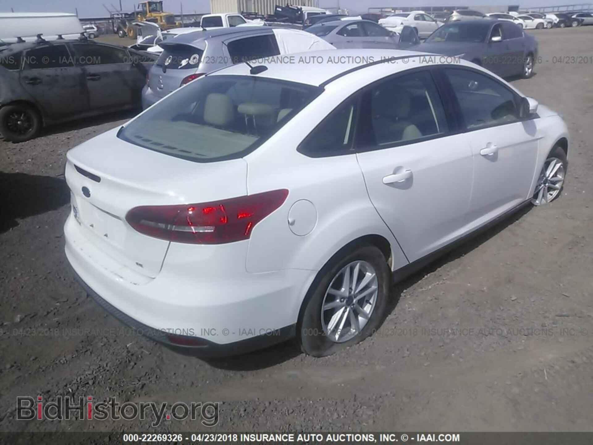 2017 Ford Focus - VIN: 1FADP3F25HL343040 - Photo 4
