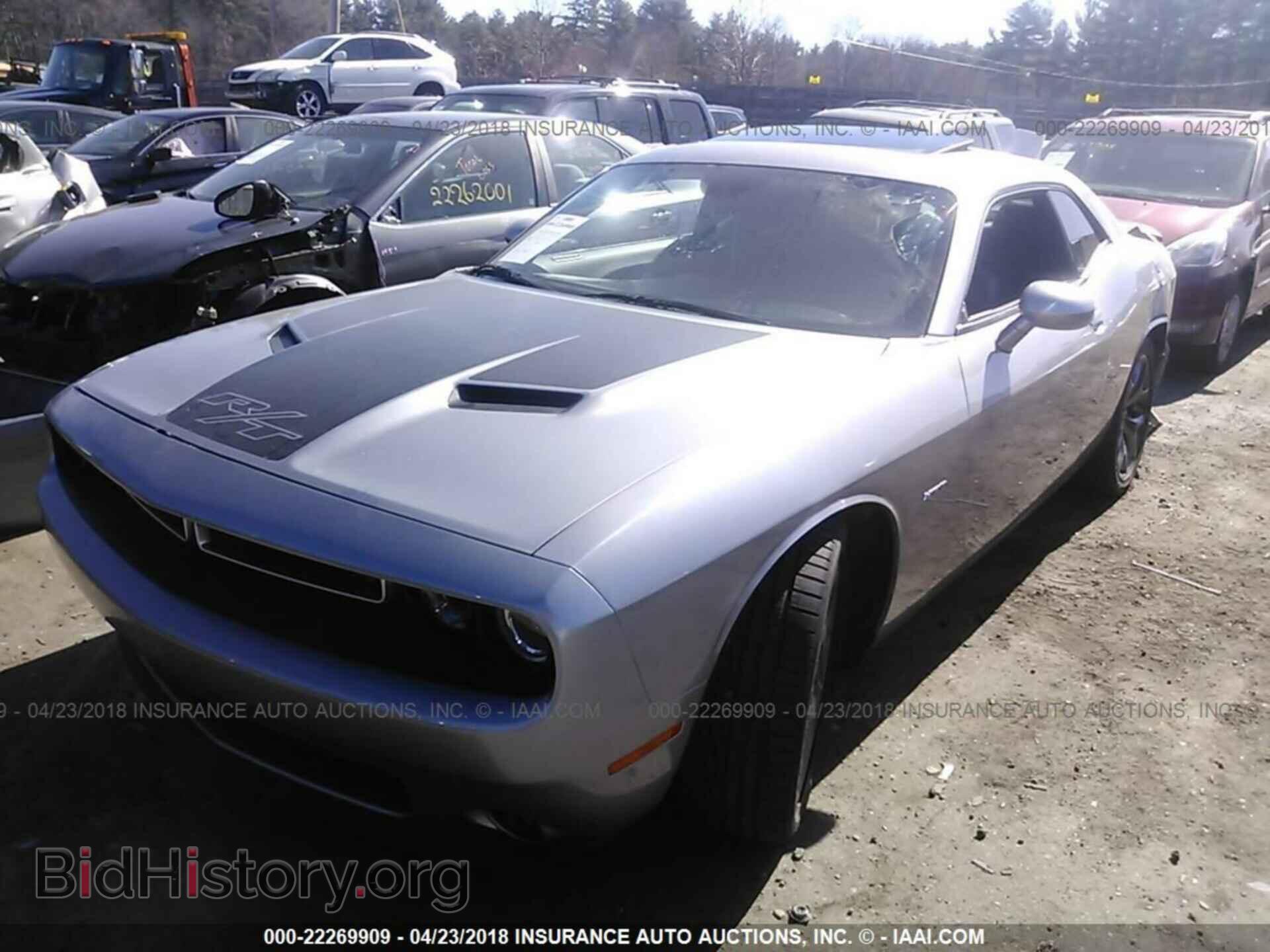 2015 Dodge Challenger - VIN: 2C3CDZAT3FH700943 - Фото 2