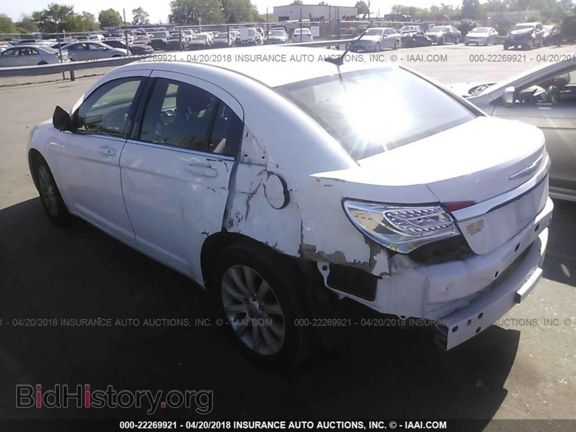 2013 Chrysler 200 - VIN: 1C3CCBBB1DN672578 - Фото 3