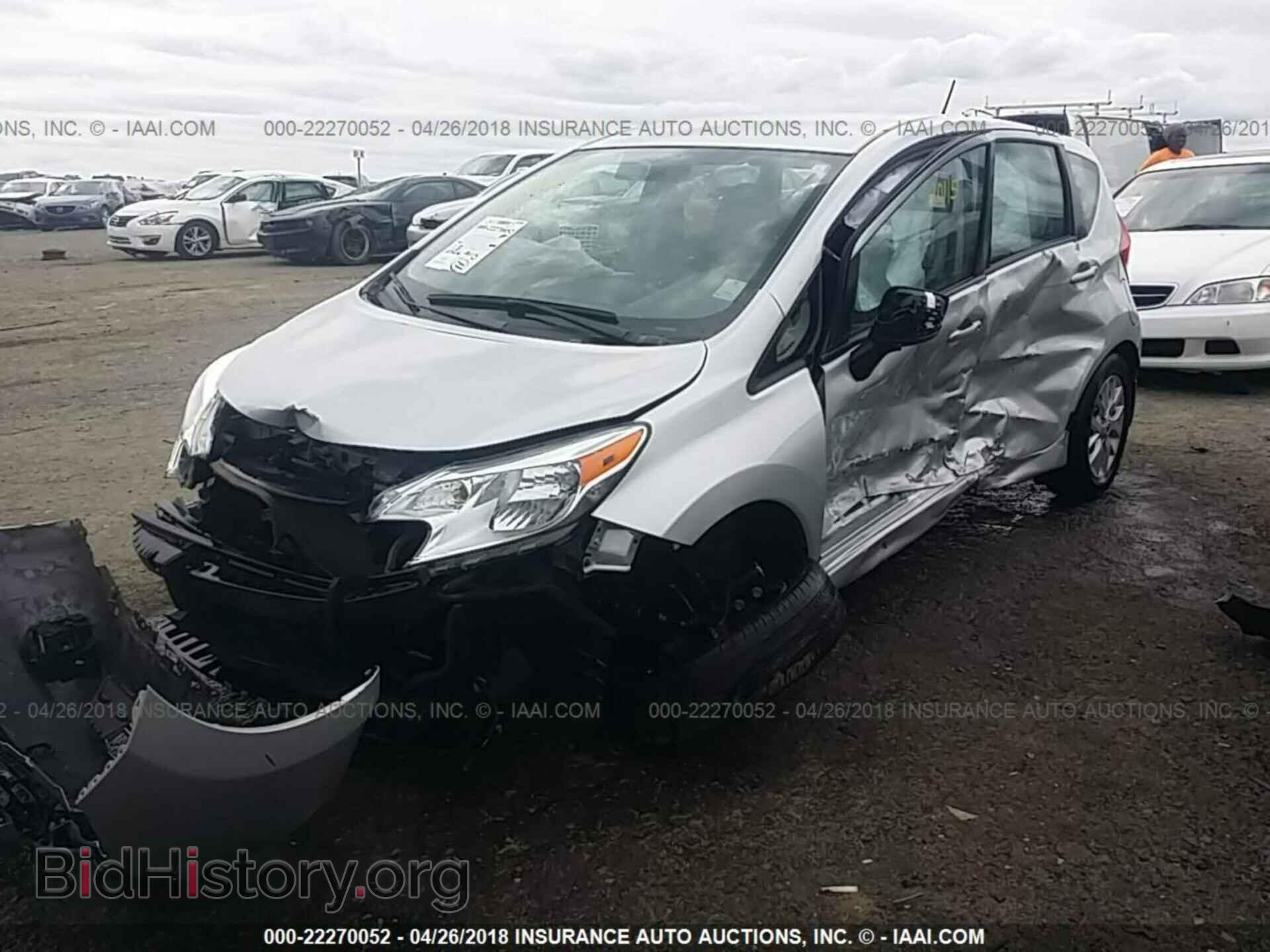 2016 Nissan Versa note - VIN: 3N1CE2CP8GL389134 - Фото 2
