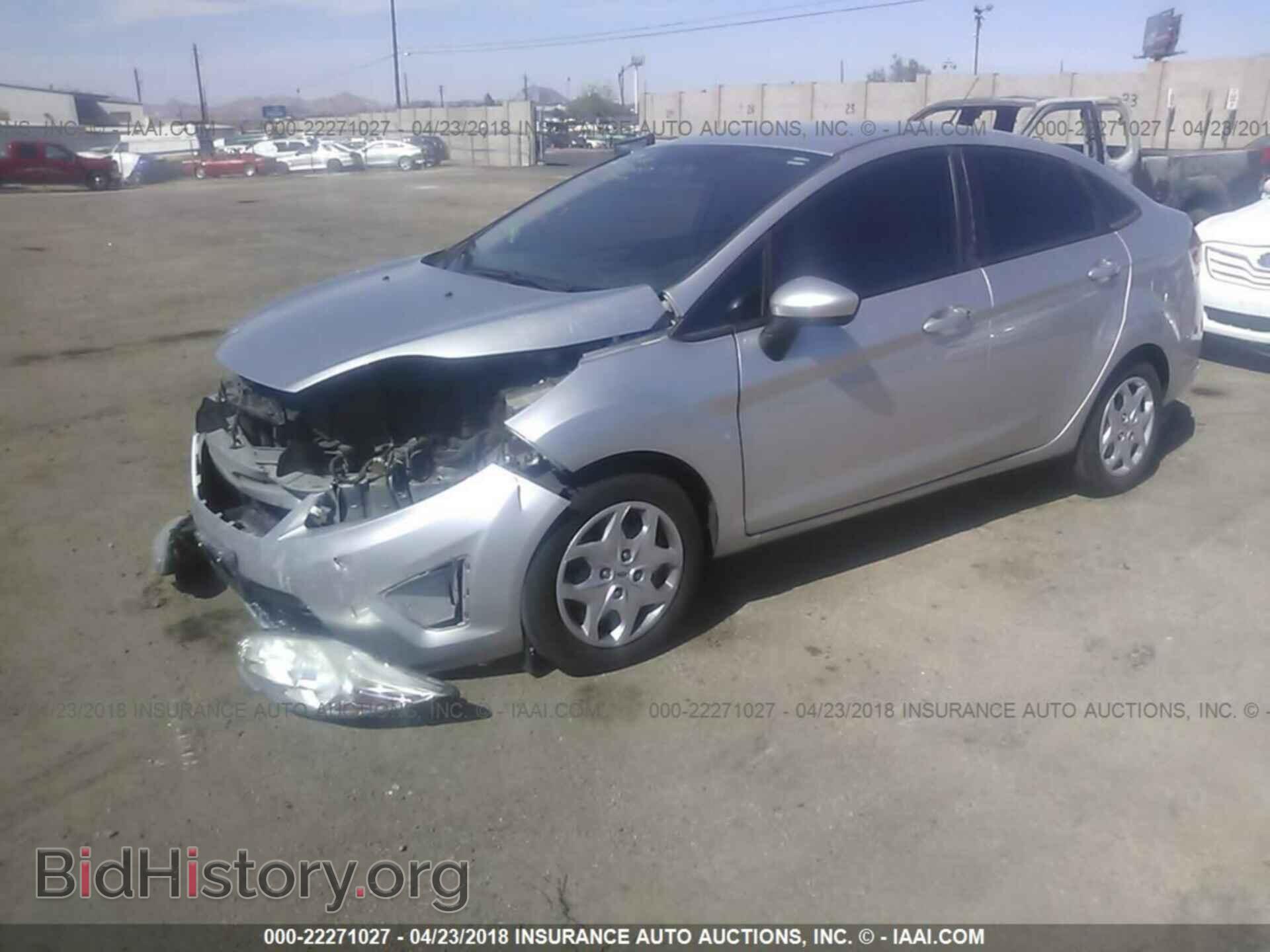 2011 Ford Fiesta - VIN: 3FADP4AJ5BM129904 - Фото 2