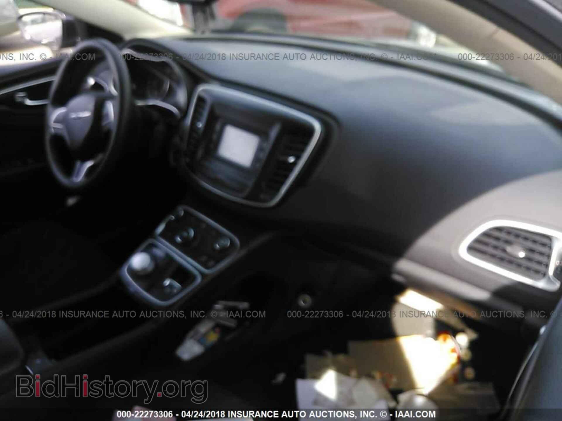 2016 Chrysler 200 - VIN: 1C3CCCAB7GN145611 - Photo 5