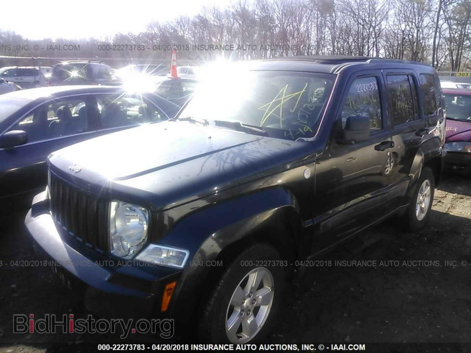 2011 Jeep Liberty - VIN: 1J4PN2GK3BW504670 - Фото 2