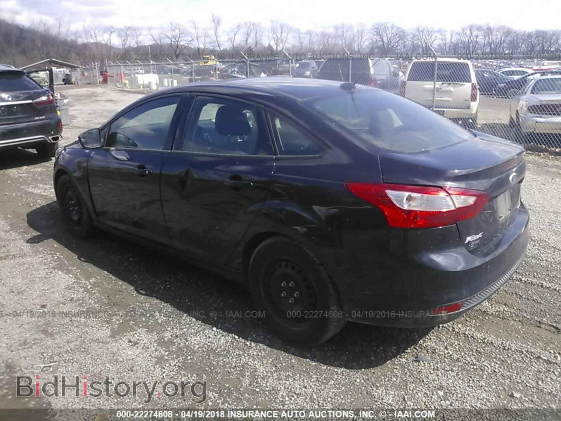 2012 Ford Focus - VIN: 1FAHP3F24CL385466 - Фото 3