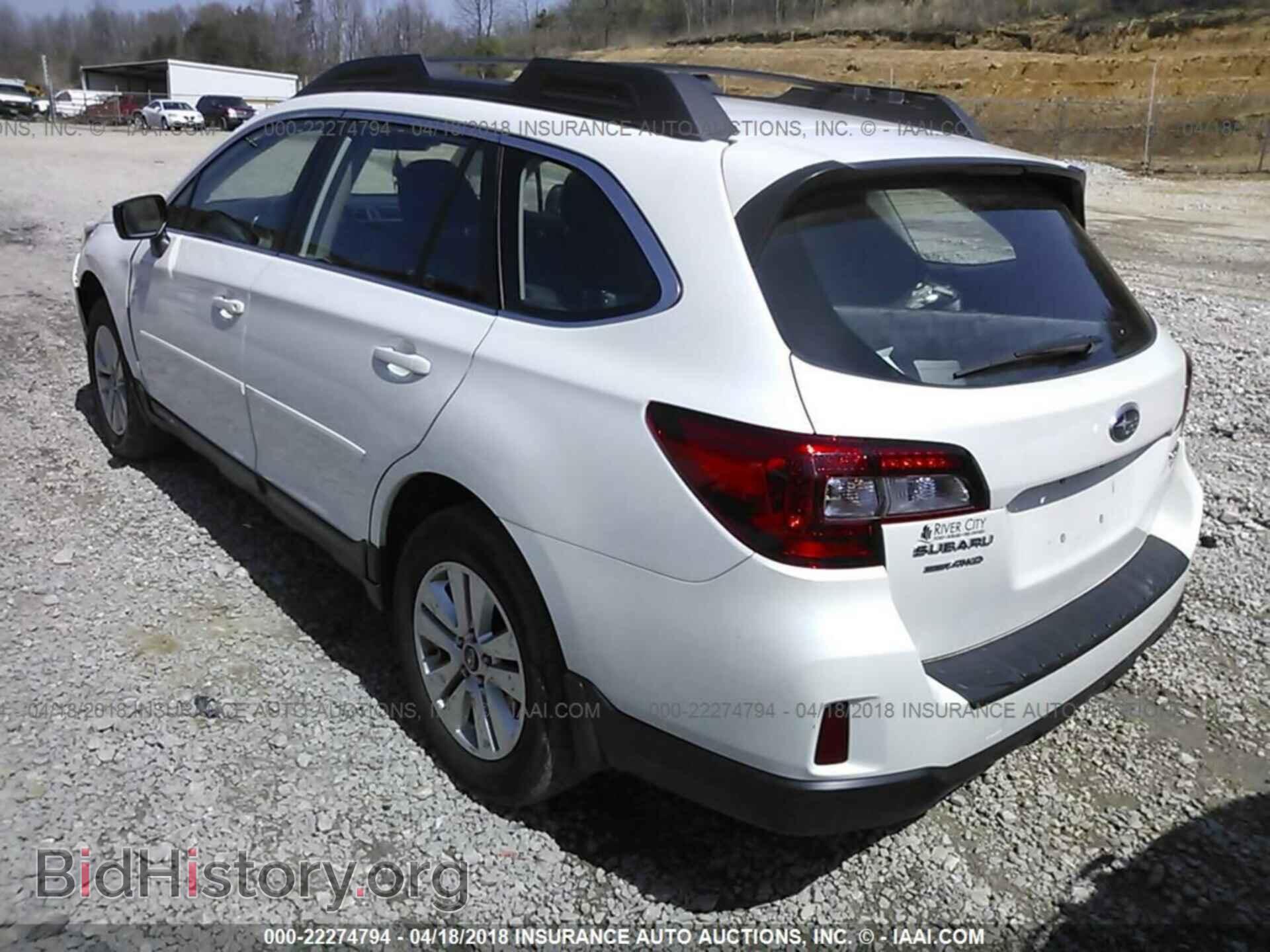 2017 Subaru Outback - VIN: 4S4BSAAC6H3339918 - Photo 3