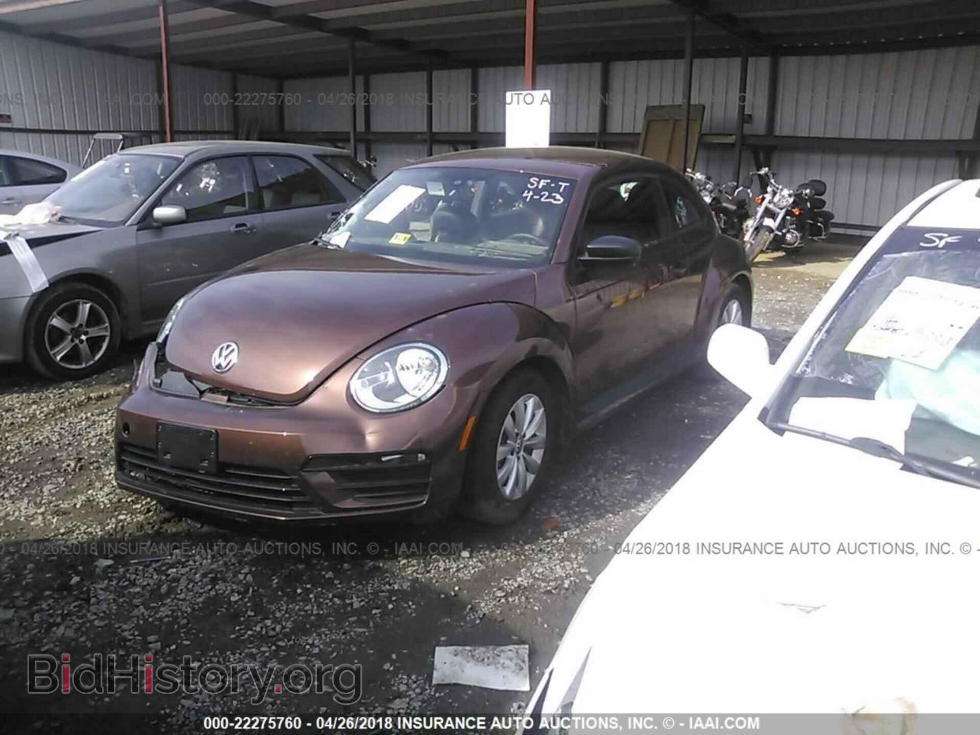 2017 Volkswagen Beetle - VIN: 3VWF17AT1HM604607 - Фото 2