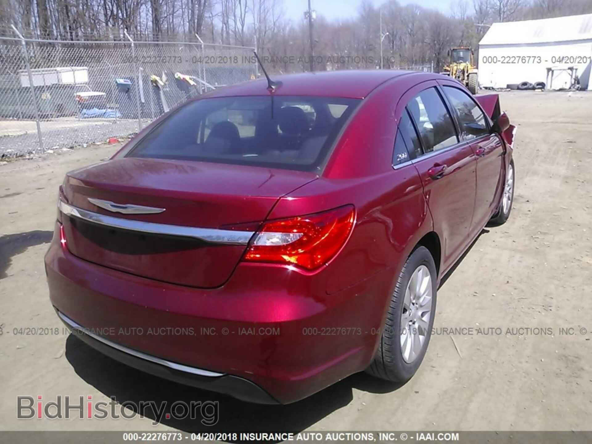 2014 Chrysler 200 - VIN: 1C3CCBAB5EN124828 - Photo 4