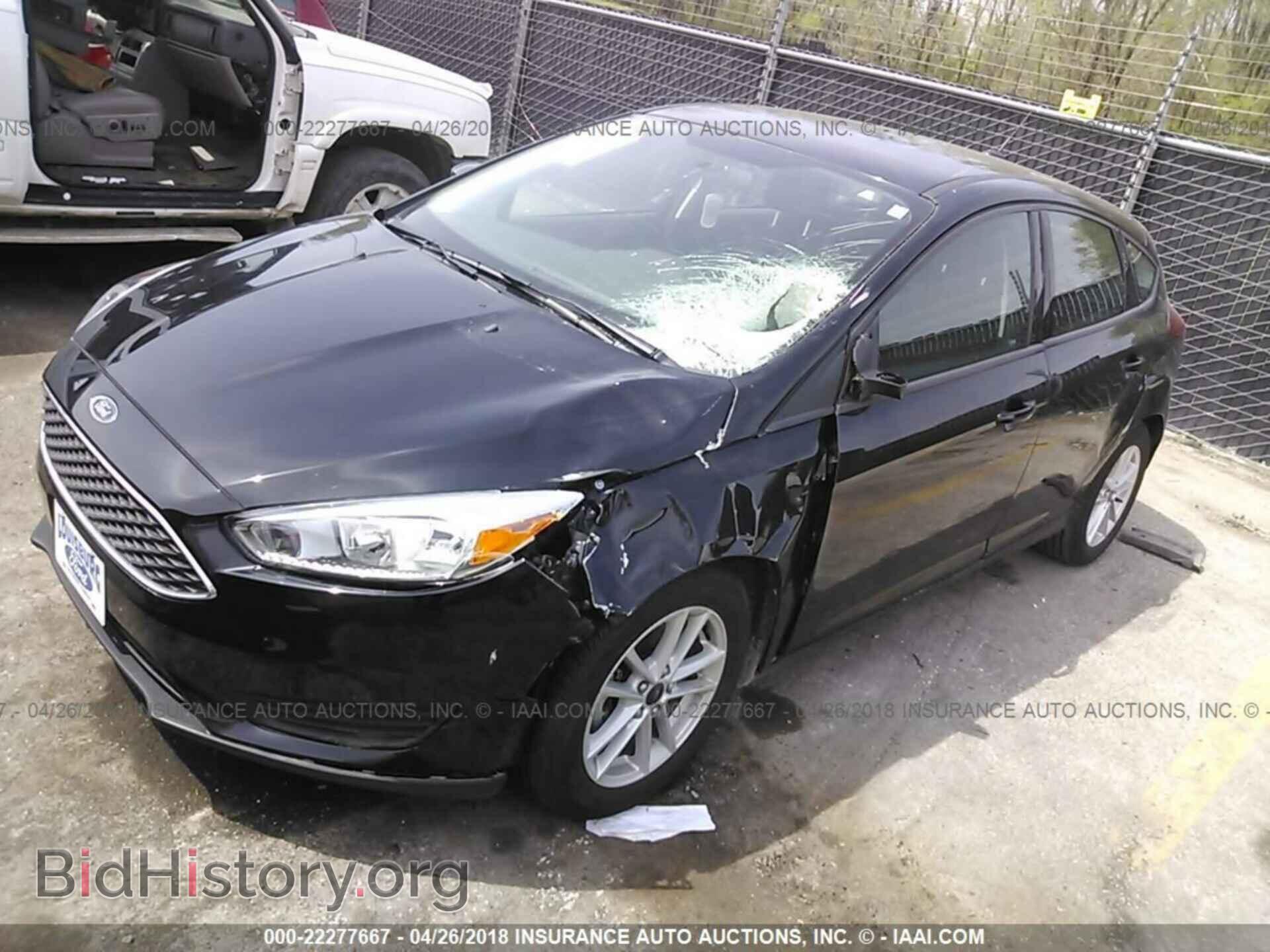 2017 Ford Focus - VIN: 1FADP3K2XHL328829 - Фото 2