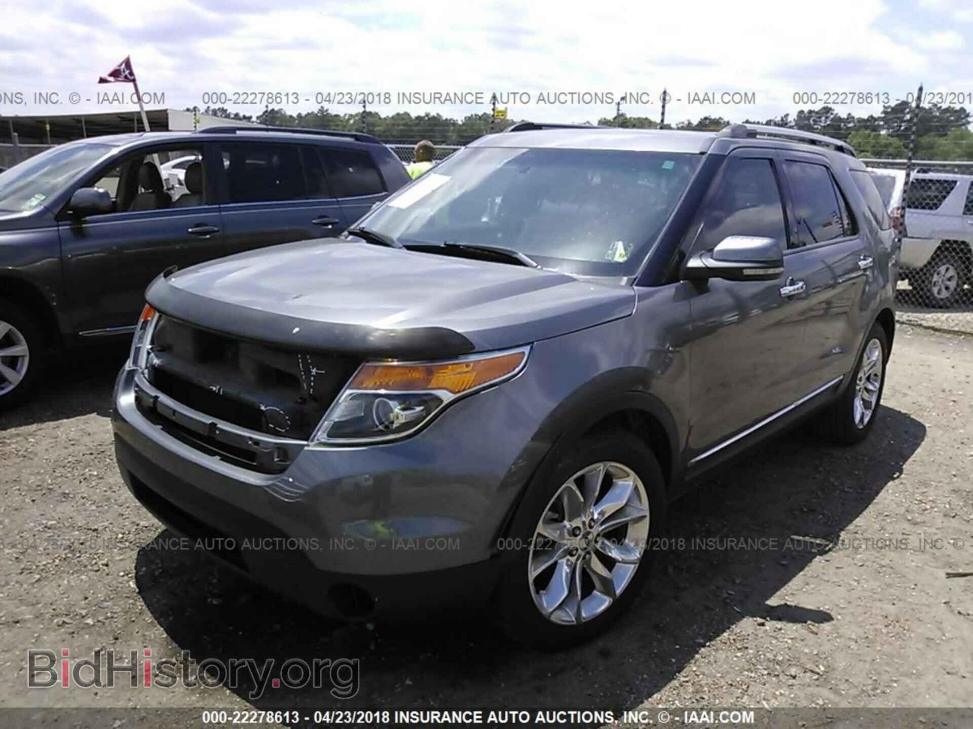 2011 Ford Explorer - VIN: 1FMHK7F82BGA90891 - Фото 2