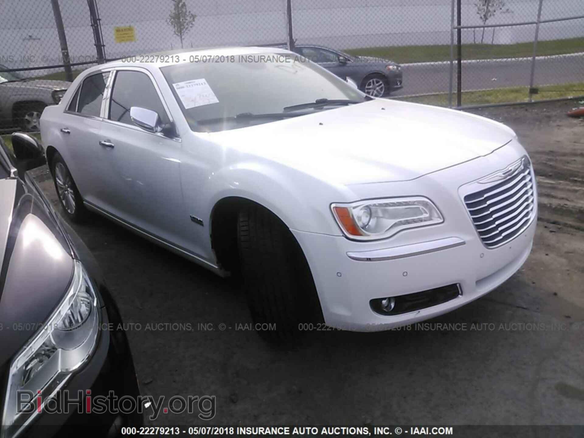 Photo 2C3CK6CT2BH612185 - Chrysler 300c 2011