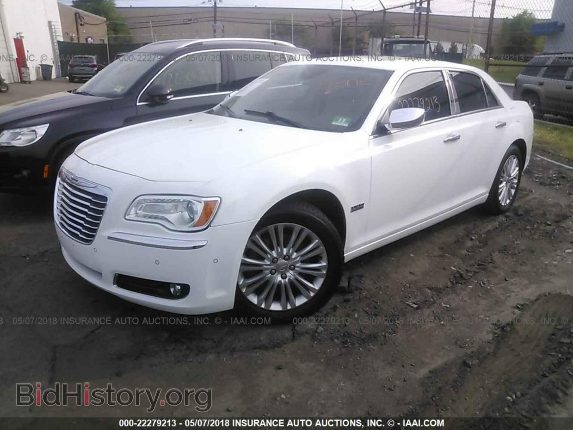 2011 Chrysler 300c - VIN: 2C3CK6CT2BH612185 - Фото 2