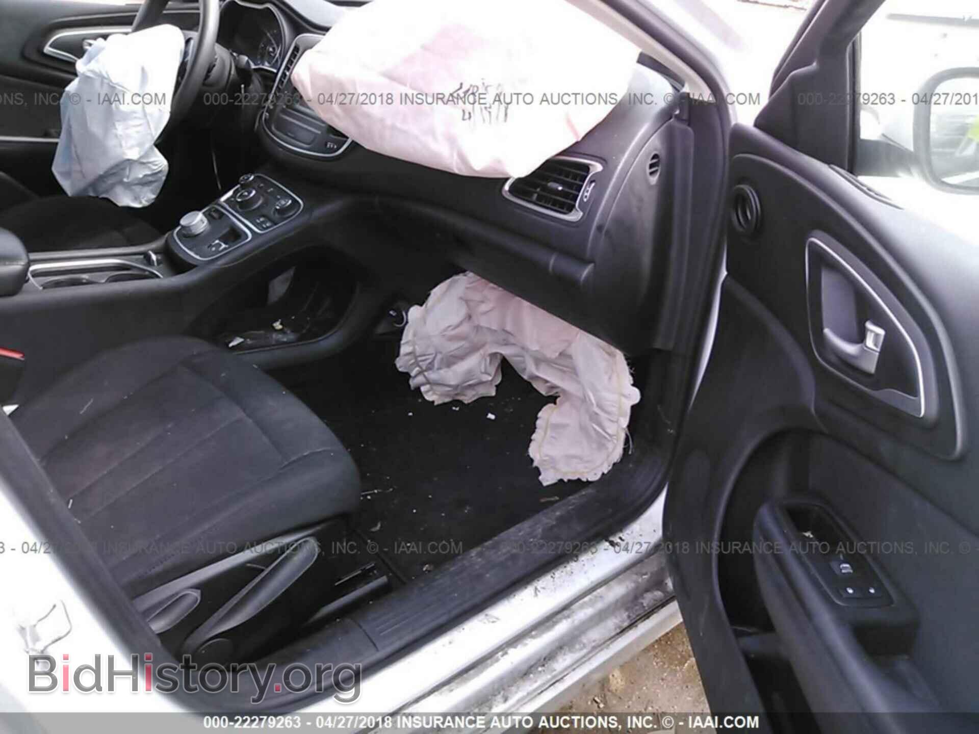 2015 Chrysler 200 - VIN: 1C3CCCAB1FN582986 - Фото 5