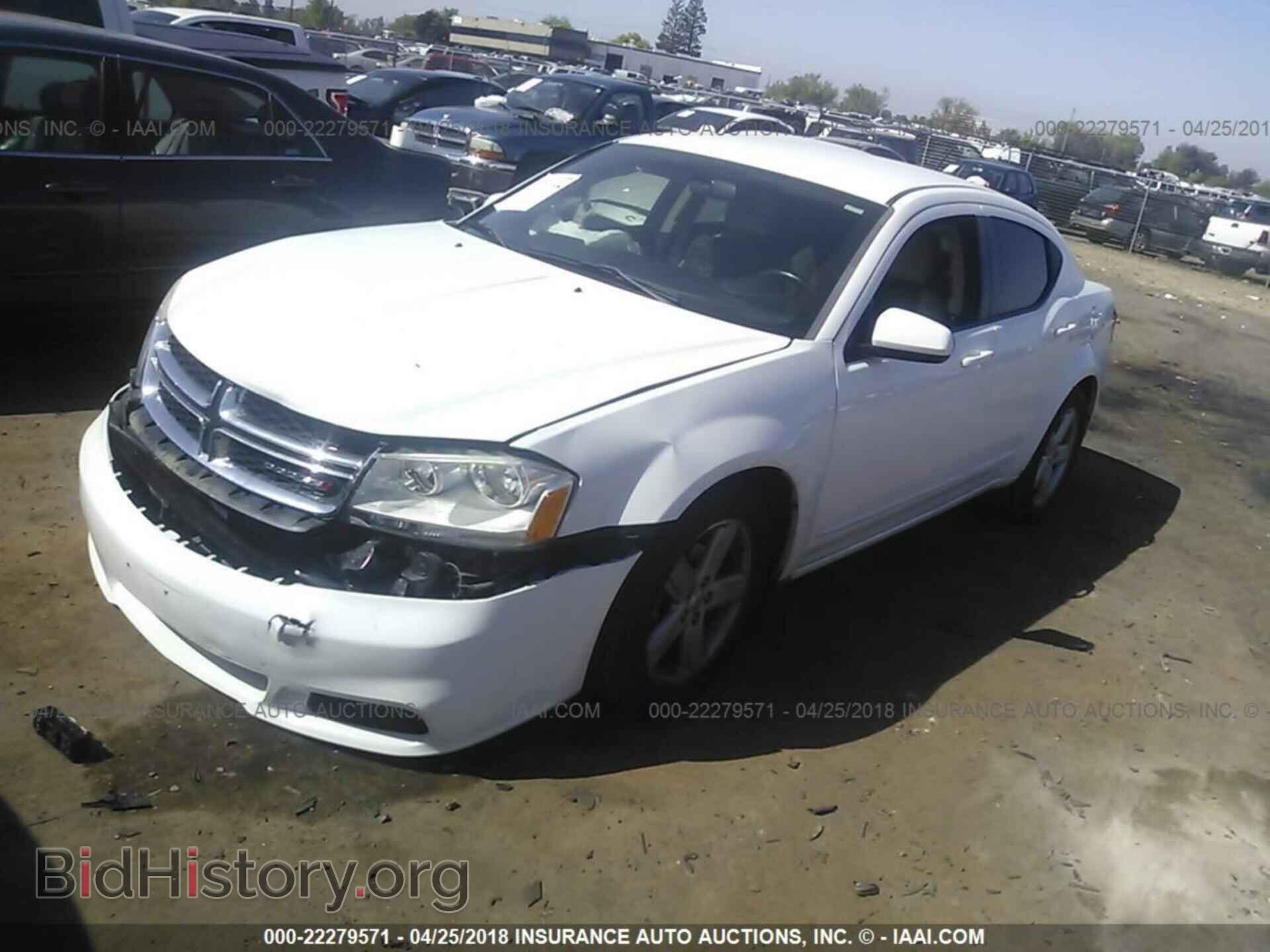2011 Dodge Avenger - VIN: 1B3BD1FB0BN599209 - Photo 2