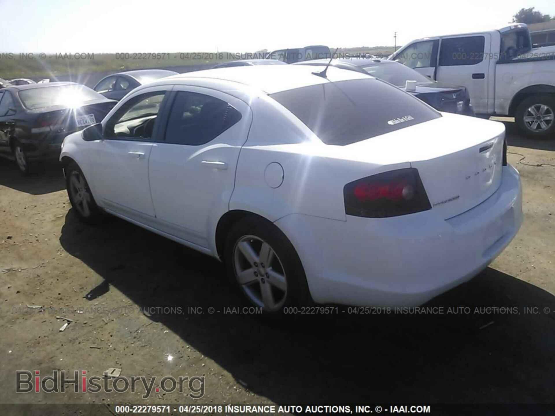 2011 Dodge Avenger - VIN: 1B3BD1FB0BN599209 - Photo 3
