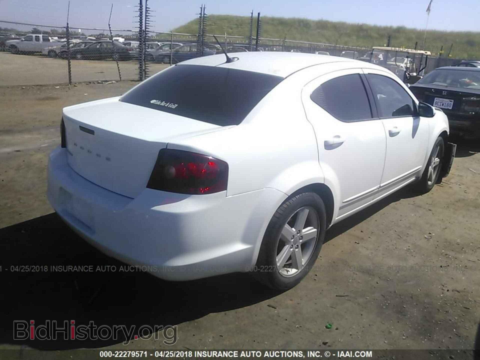 2011 Dodge Avenger - VIN: 1B3BD1FB0BN599209 - Photo 4