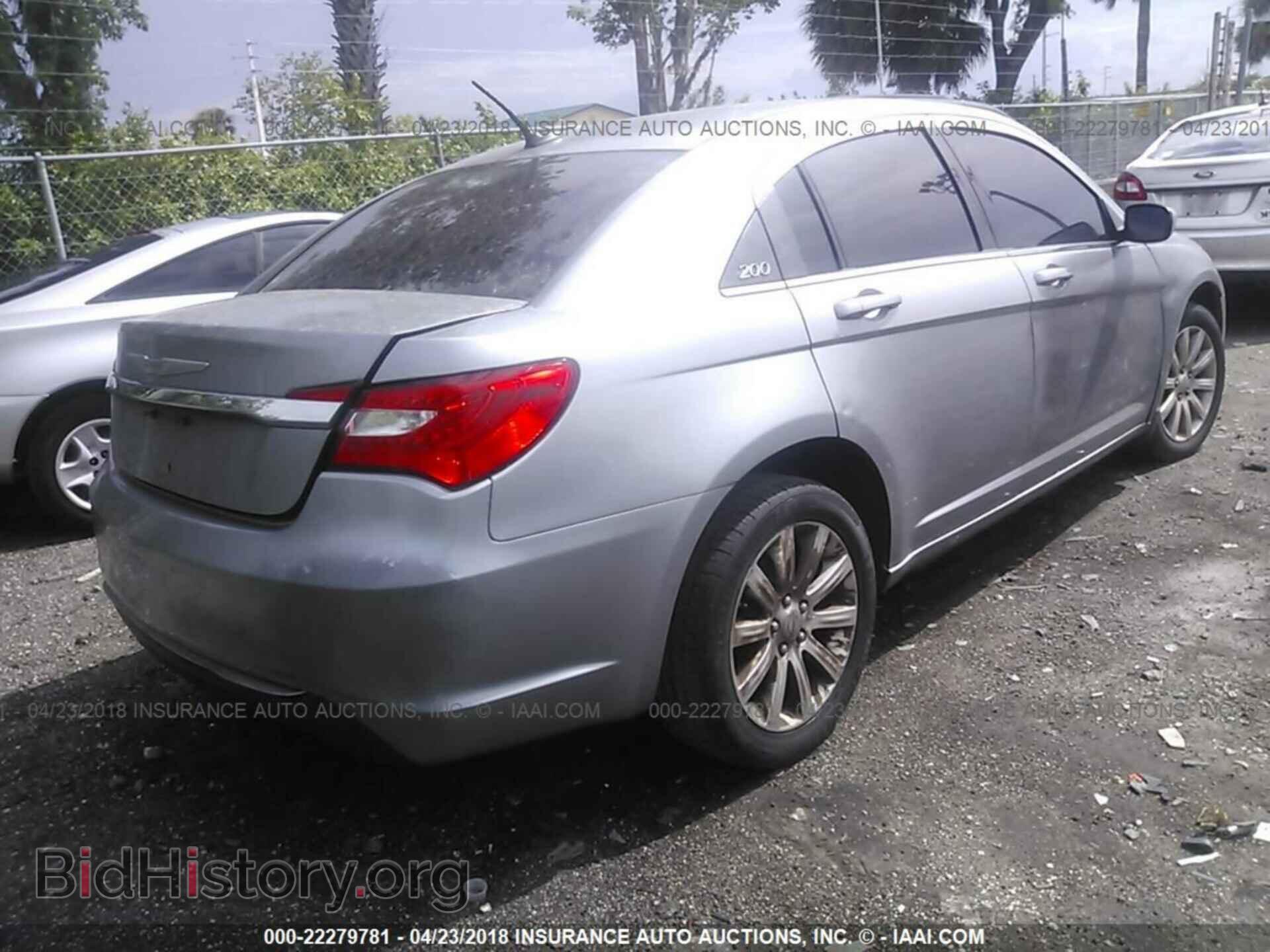 2013 Chrysler 200 - VIN: 1C3CCBBB8DN525450 - Фото 4