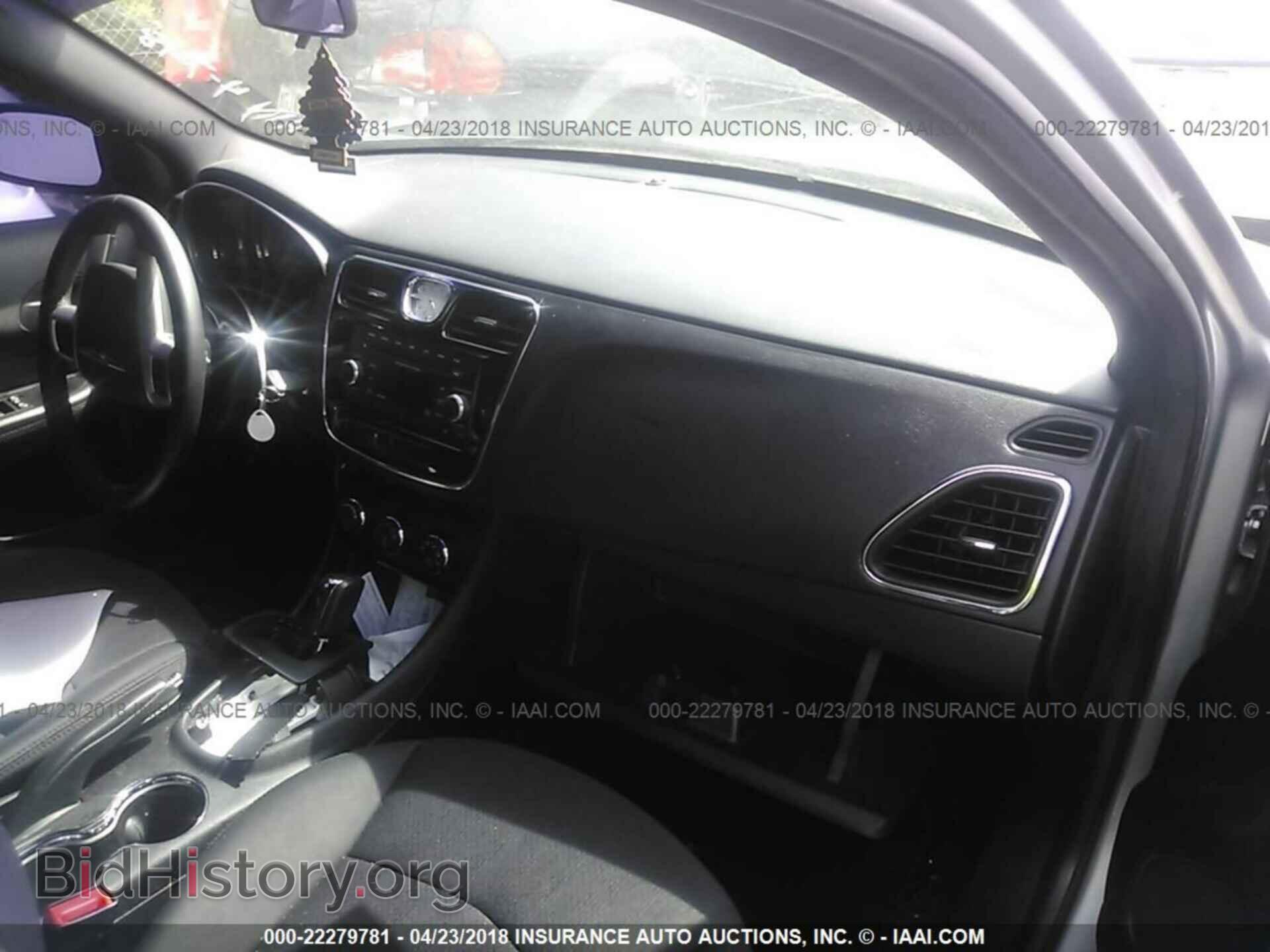 2013 Chrysler 200 - VIN: 1C3CCBBB8DN525450 - Фото 5