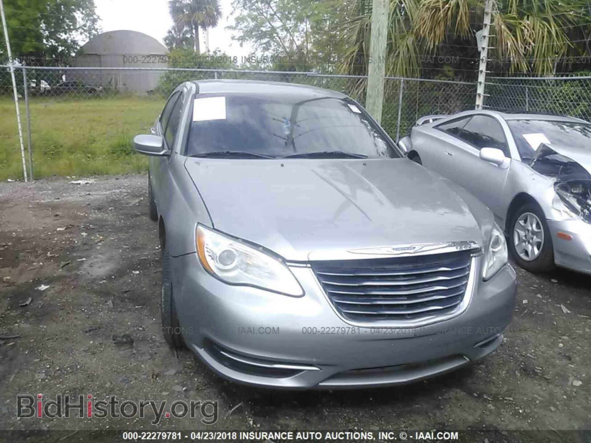 2013 Chrysler 200 - VIN: 1C3CCBBB8DN525450 - Фото 6