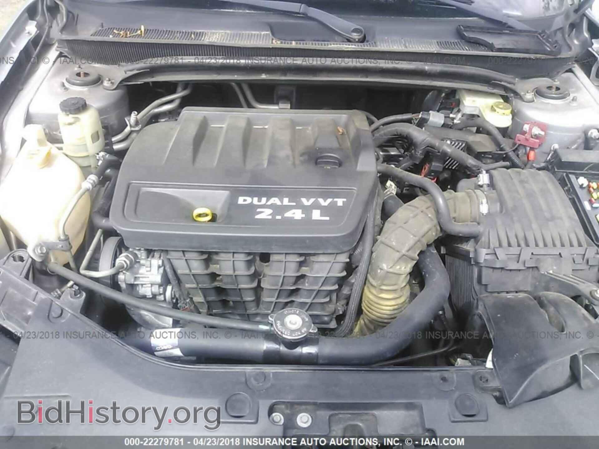2013 Chrysler 200 - VIN: 1C3CCBBB8DN525450 - Фото 10