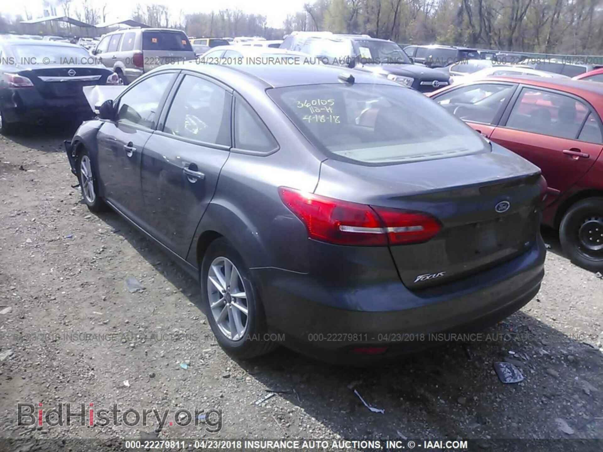 2015 Ford Focus - VIN: 1FADP3F26FL228315 - Photo 3